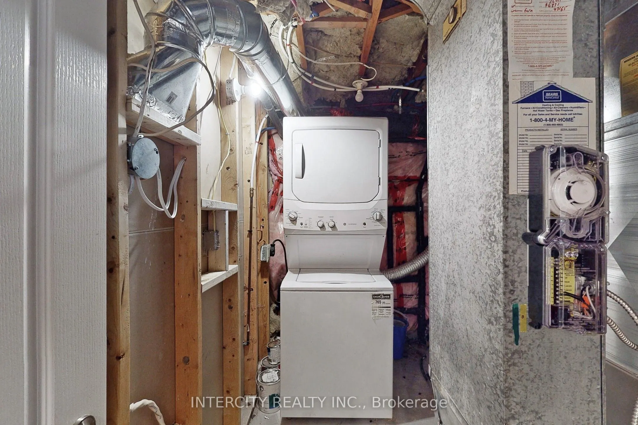 122 Rutherford Road N