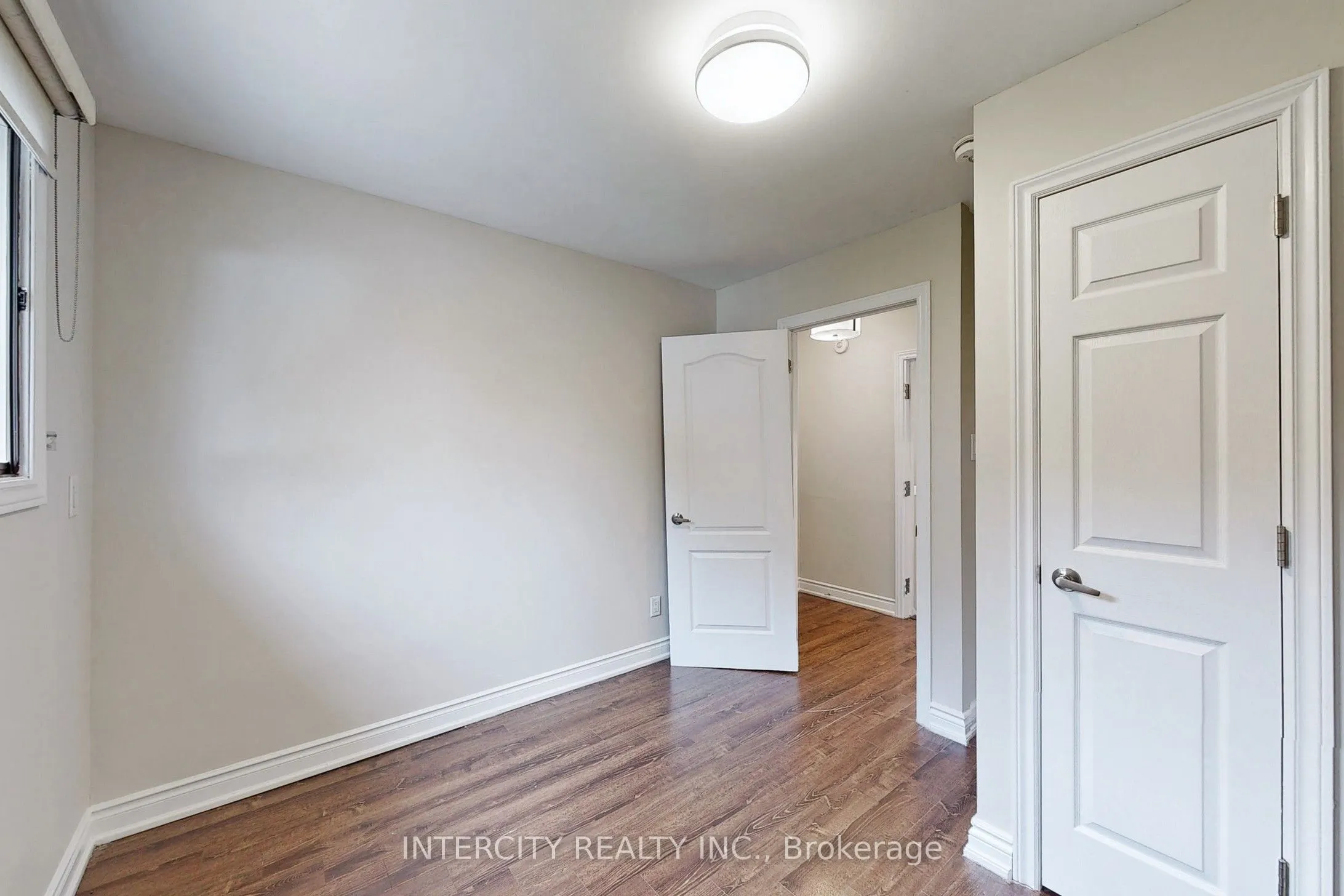 122 Rutherford Road N