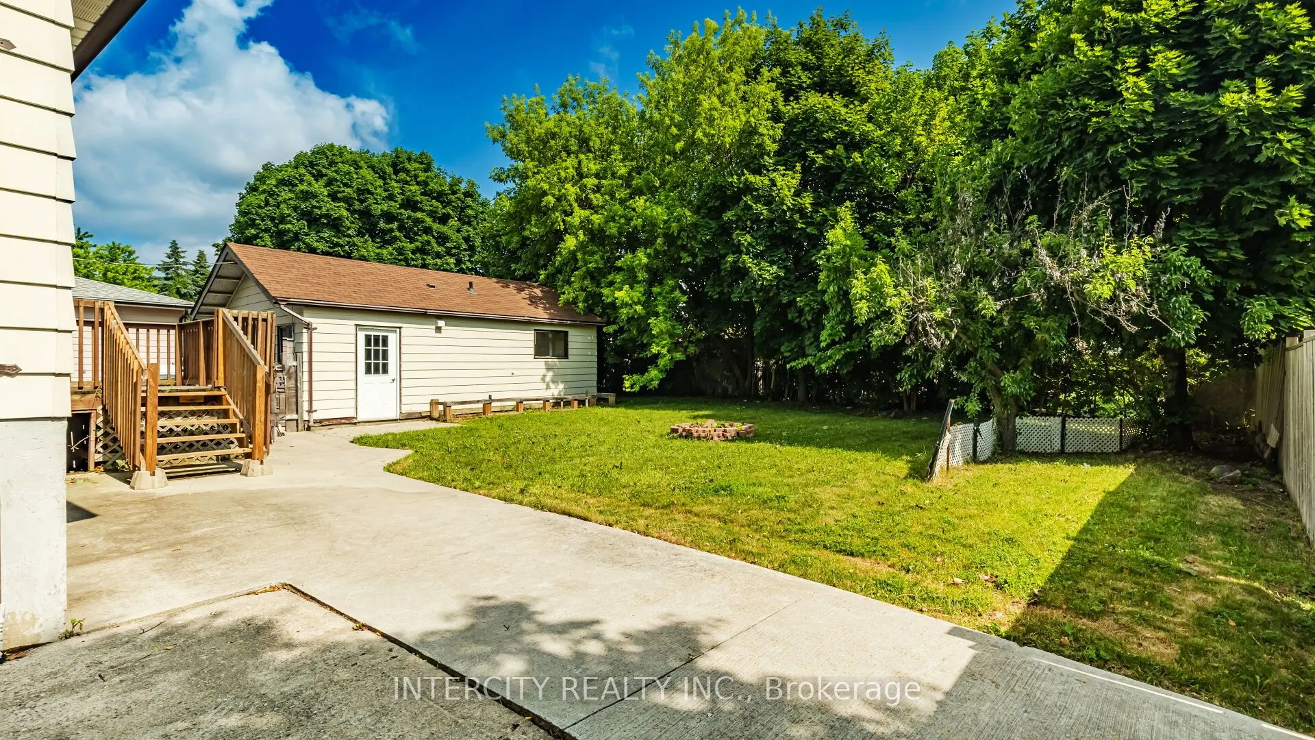 122 Rutherford Road N