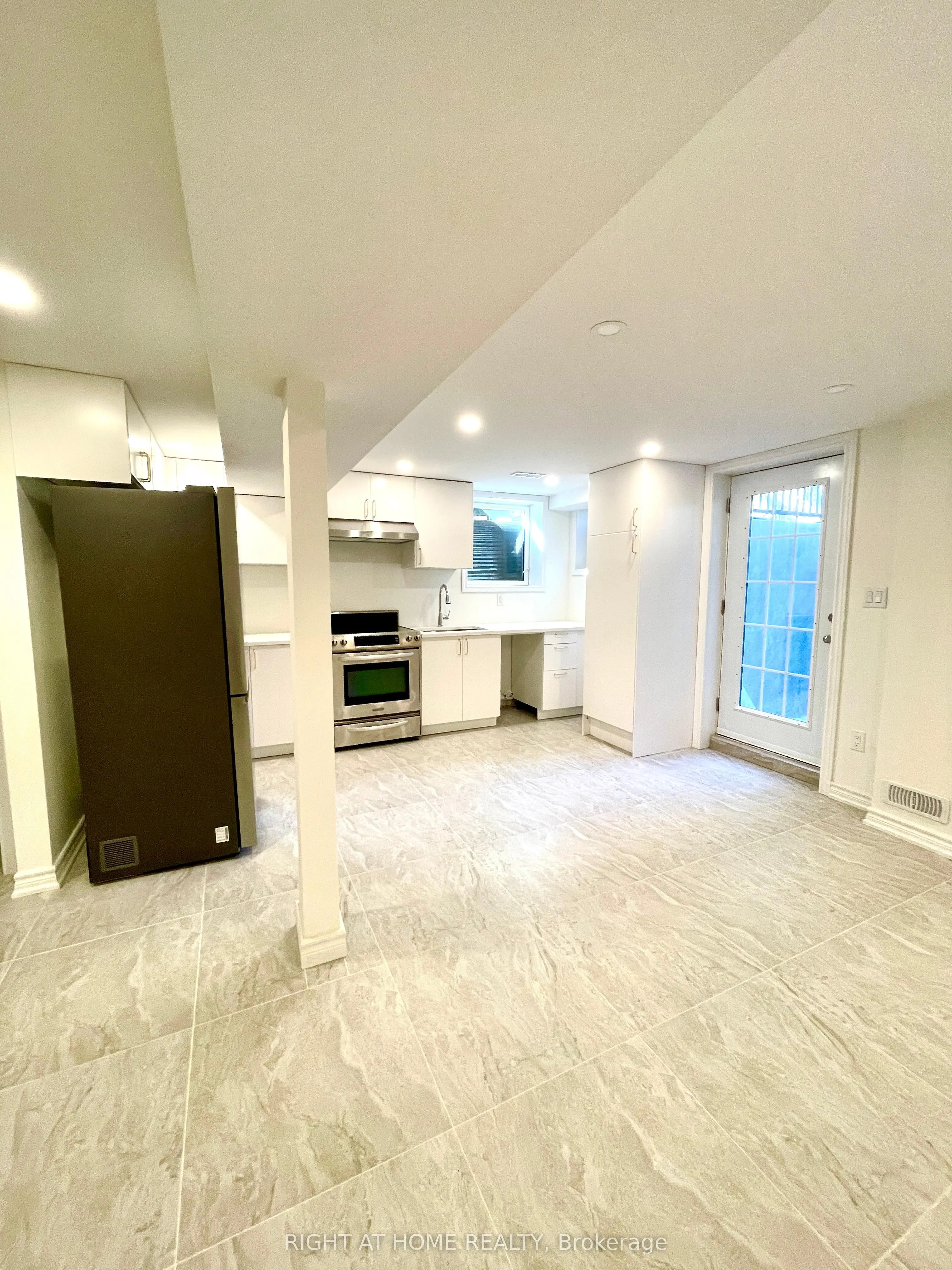 106 Vivians Crescent, #Basement