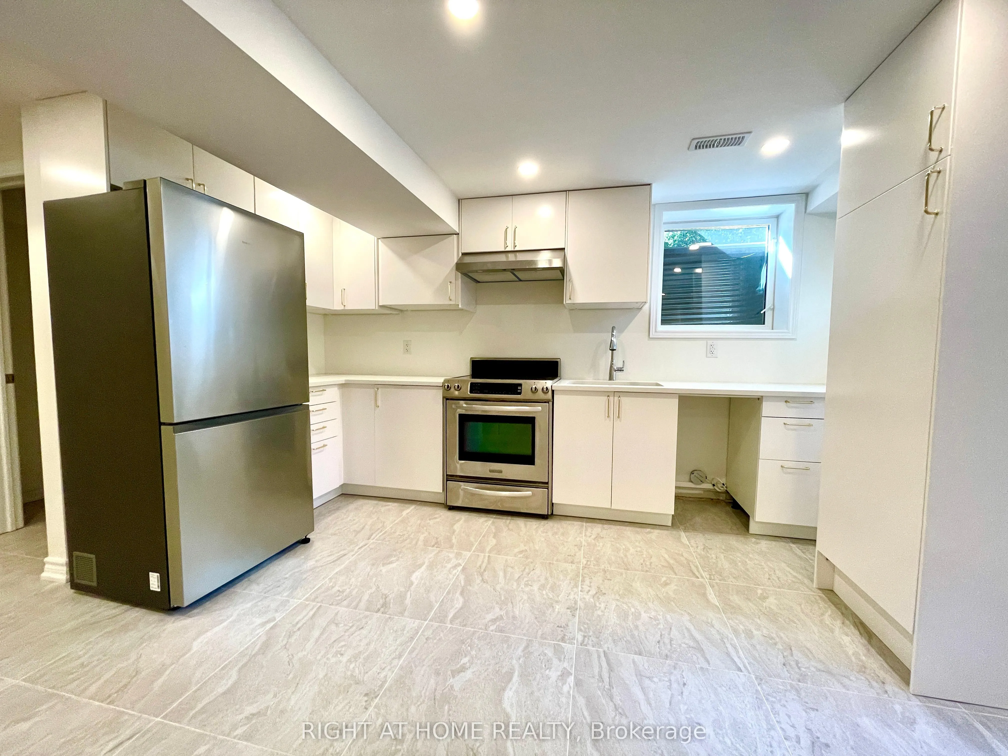 106 Vivians Crescent, #Basement