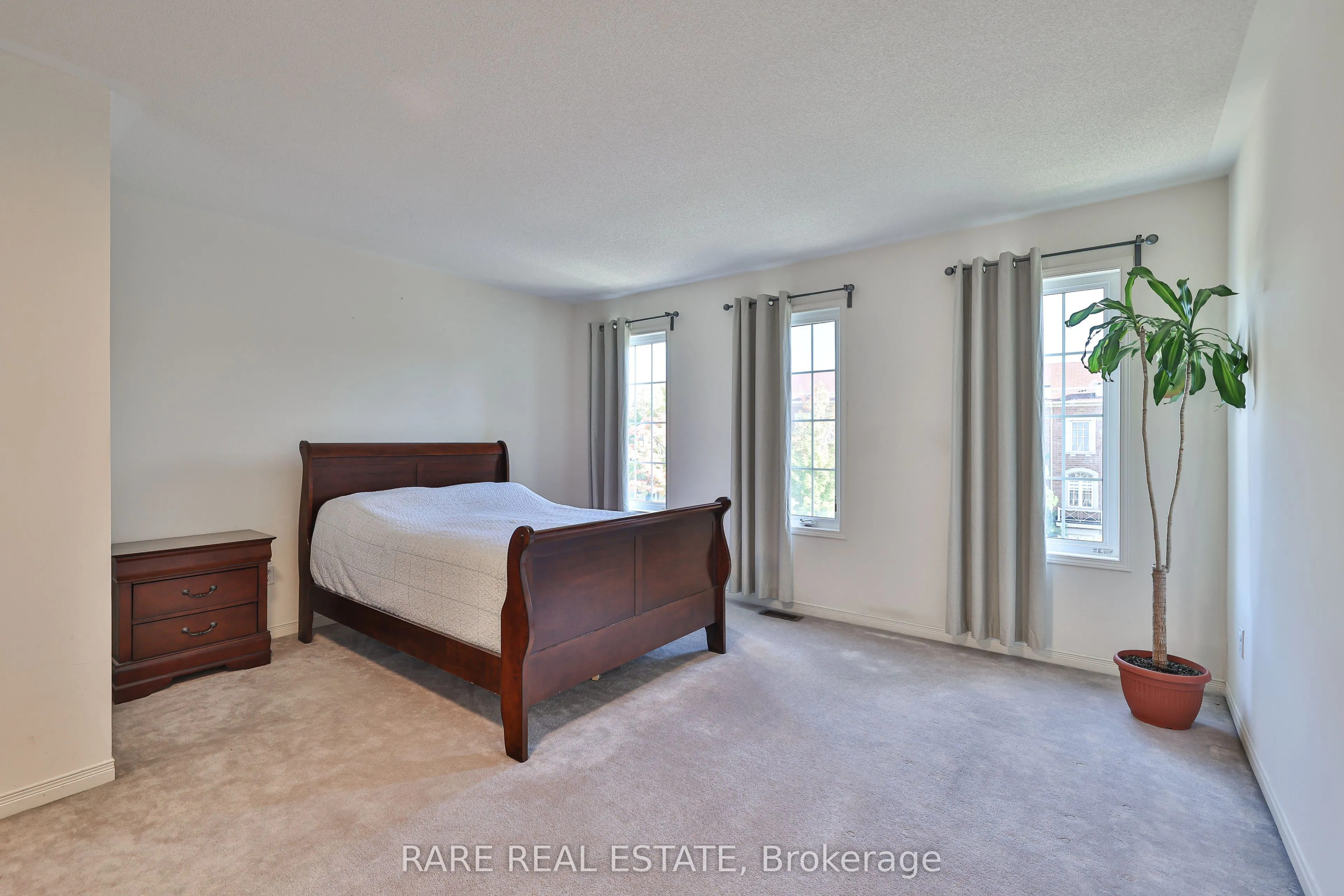 34 Judy Sgro Avenue