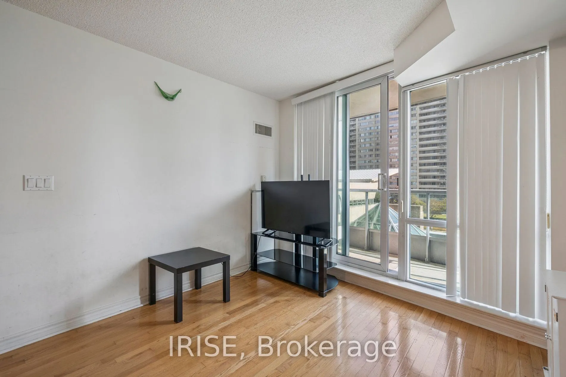 33 Elm Drive, #411