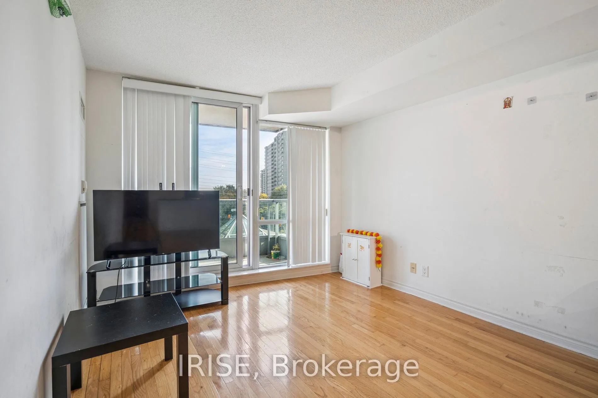 33 Elm Drive, #411