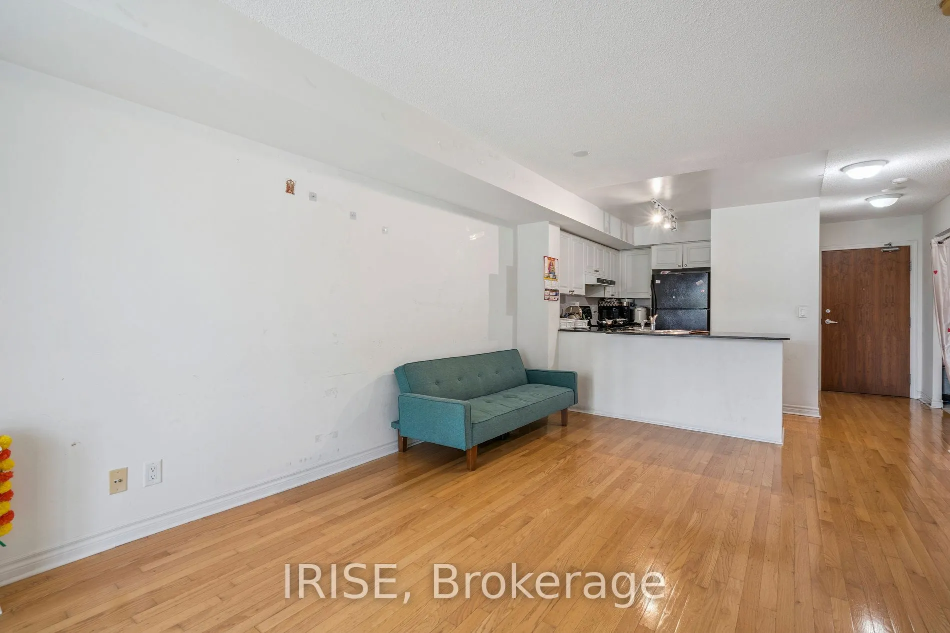 33 Elm Drive, #411