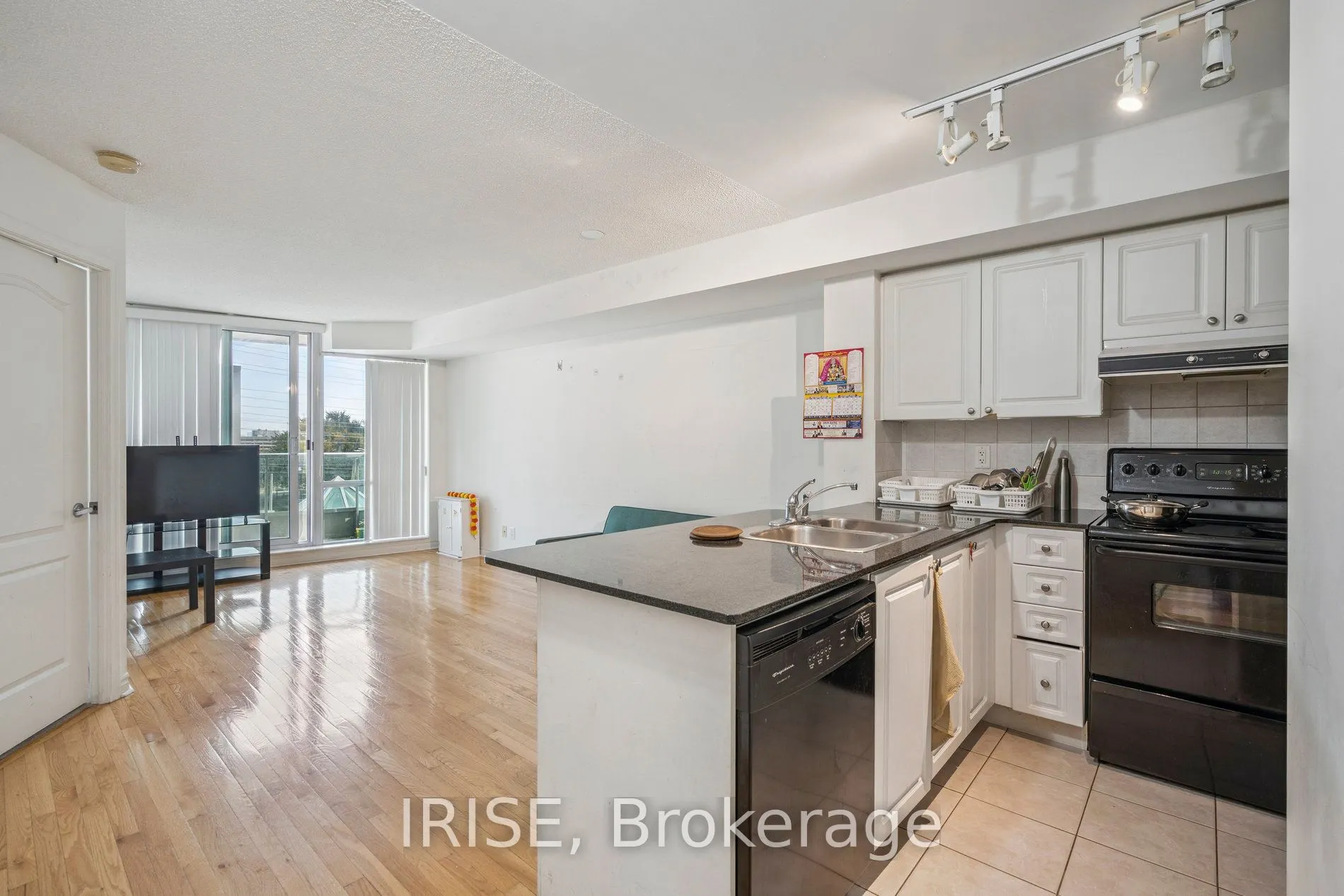 33 Elm Drive, #411