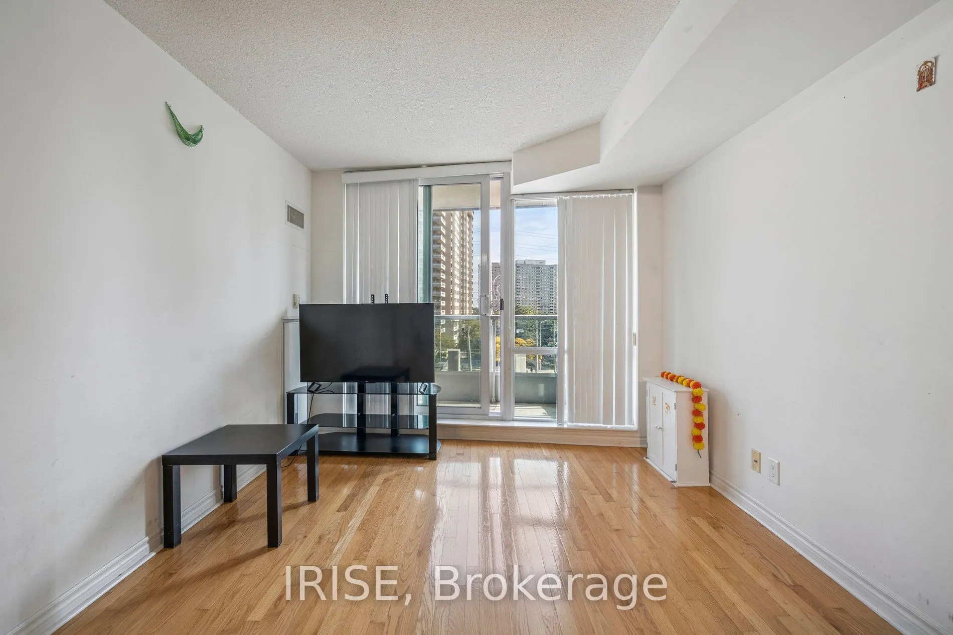 33 Elm Drive, #411