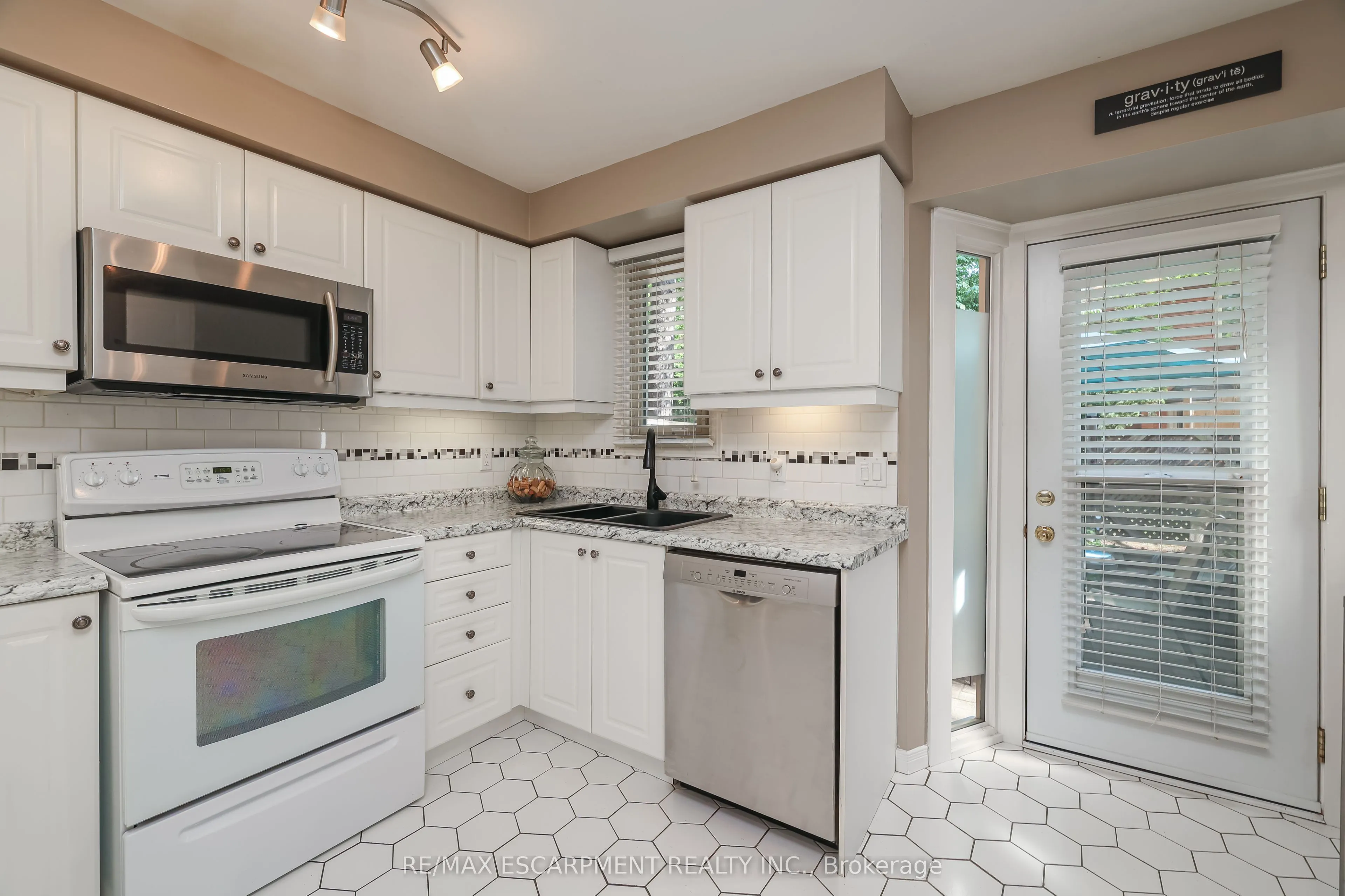 895 MAPLE Avenue, #132