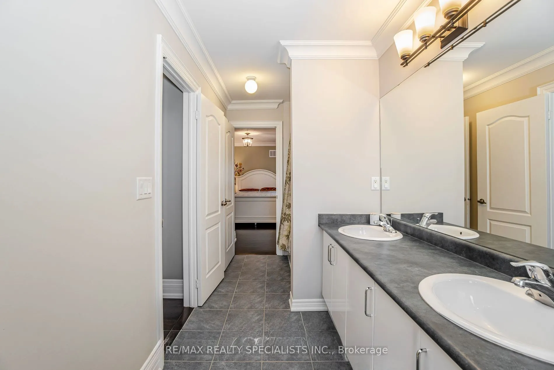 3105 Countess Crescent