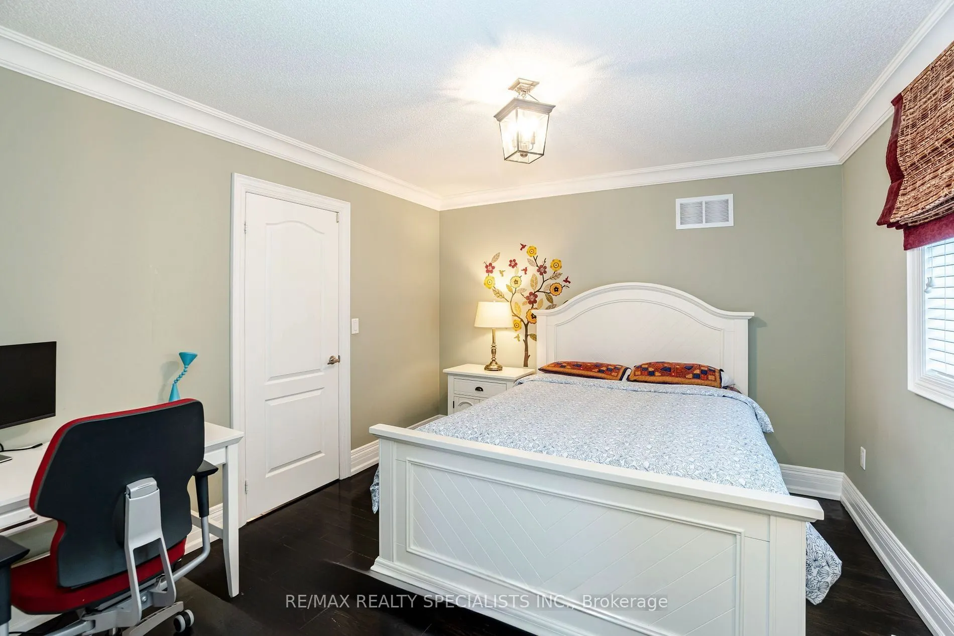 3105 Countess Crescent