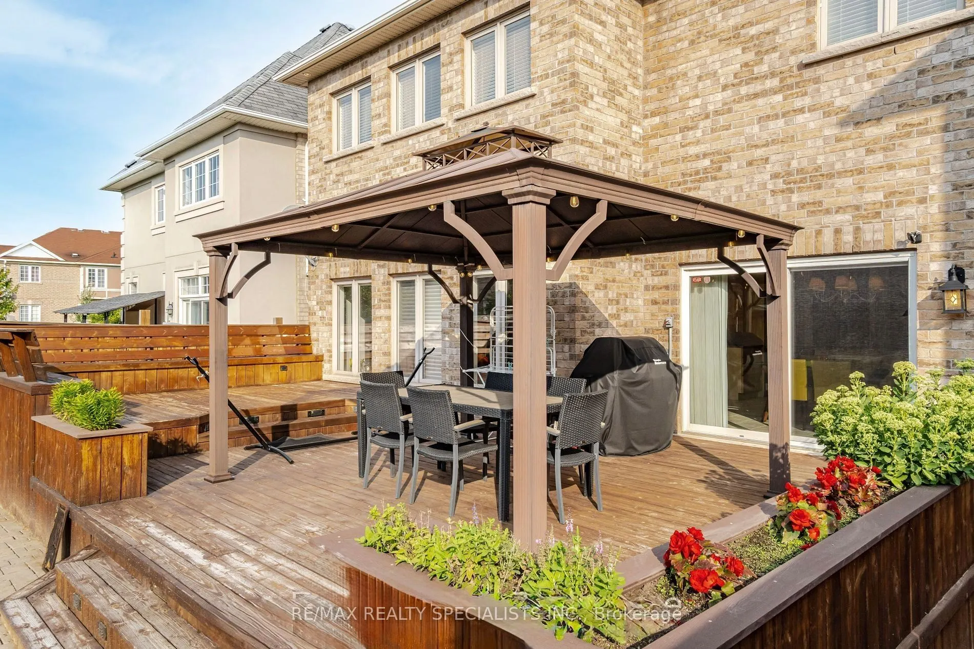 3105 Countess Crescent