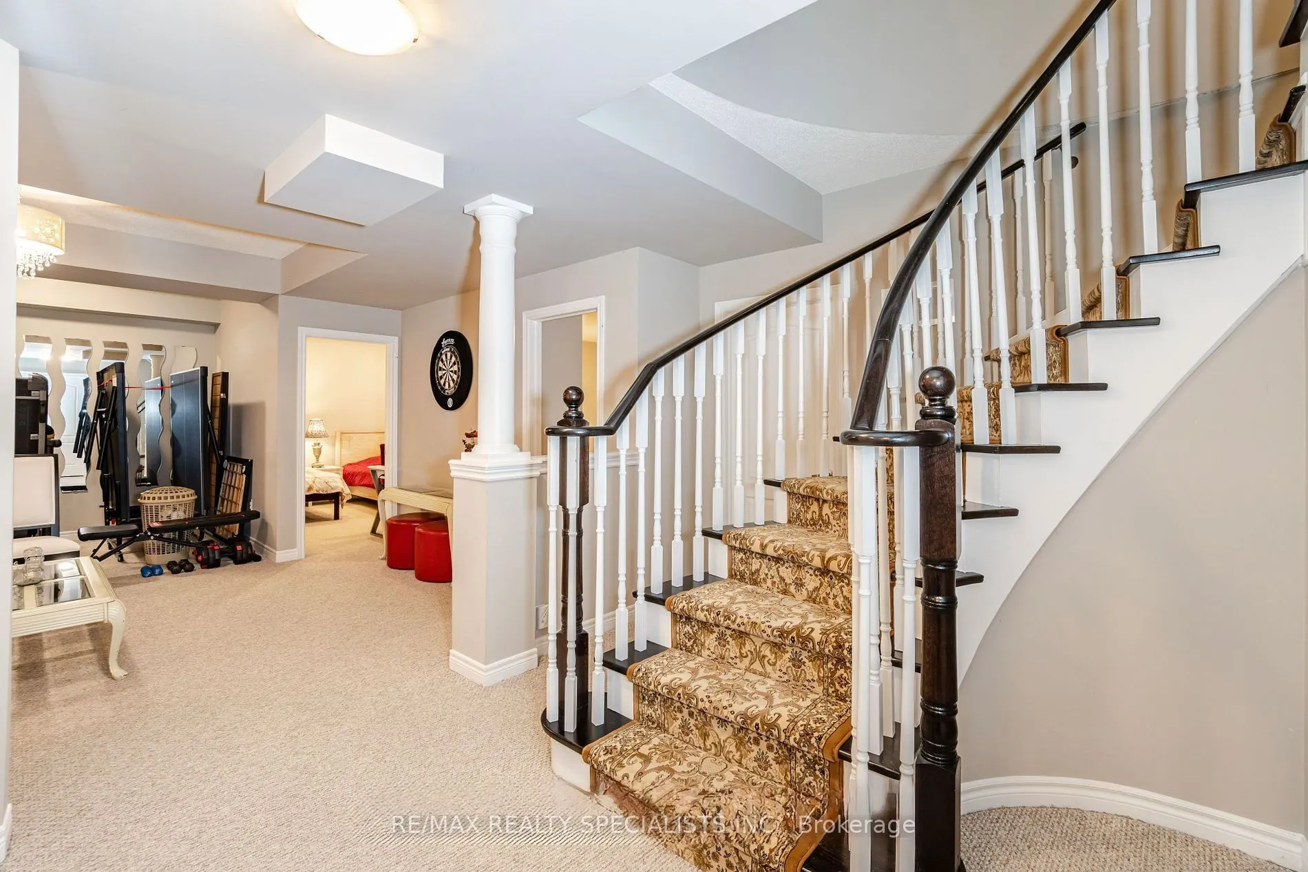 3105 Countess Crescent