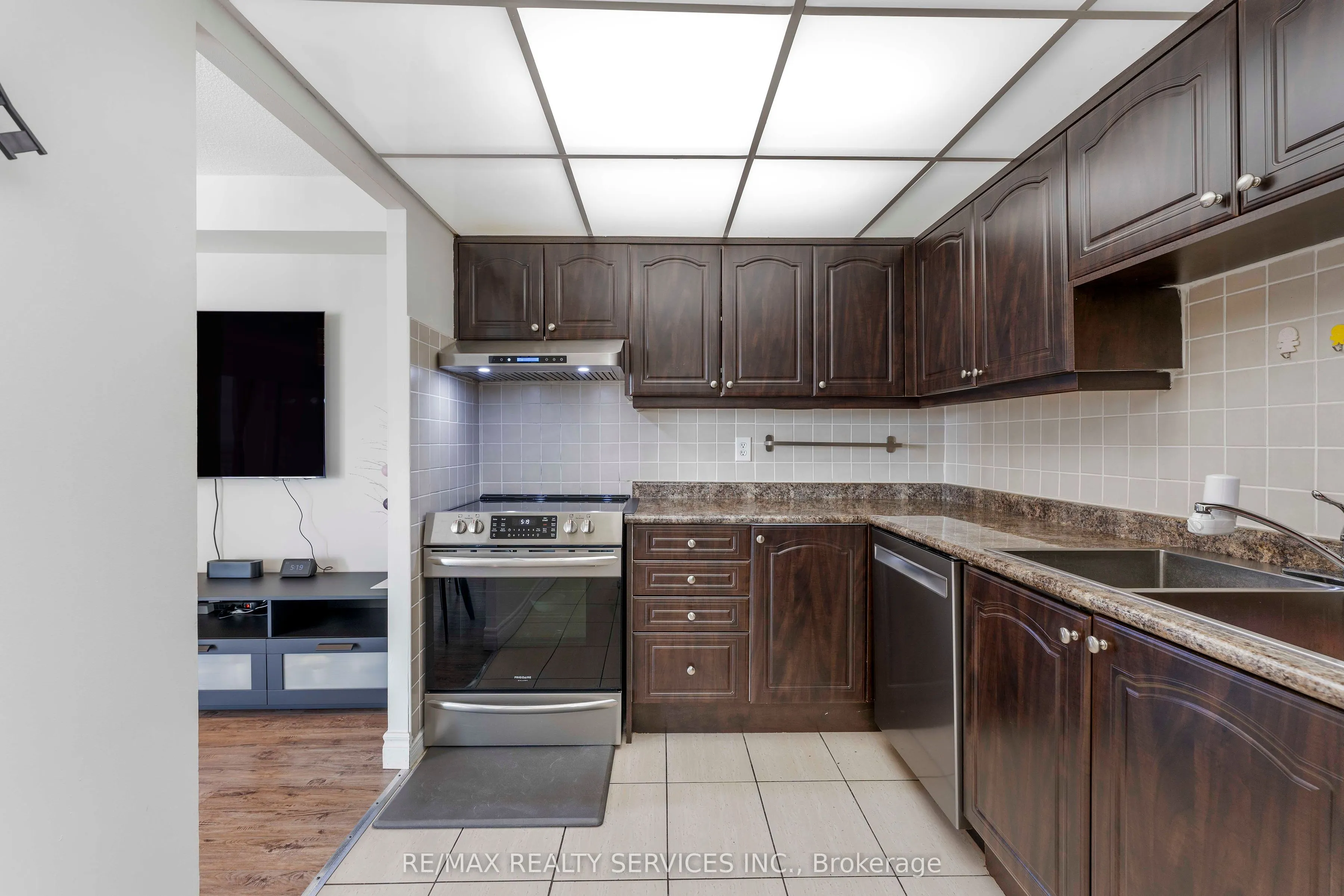 145 Hillcrest Avenue, #1202