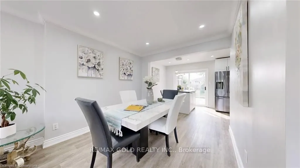 28 Navenby Crescent