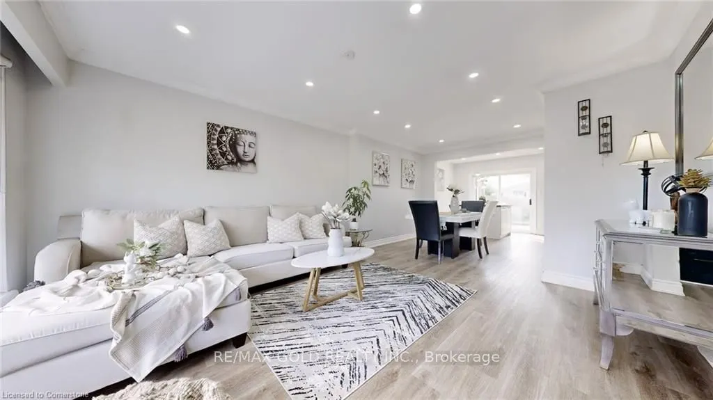 28 Navenby Crescent
