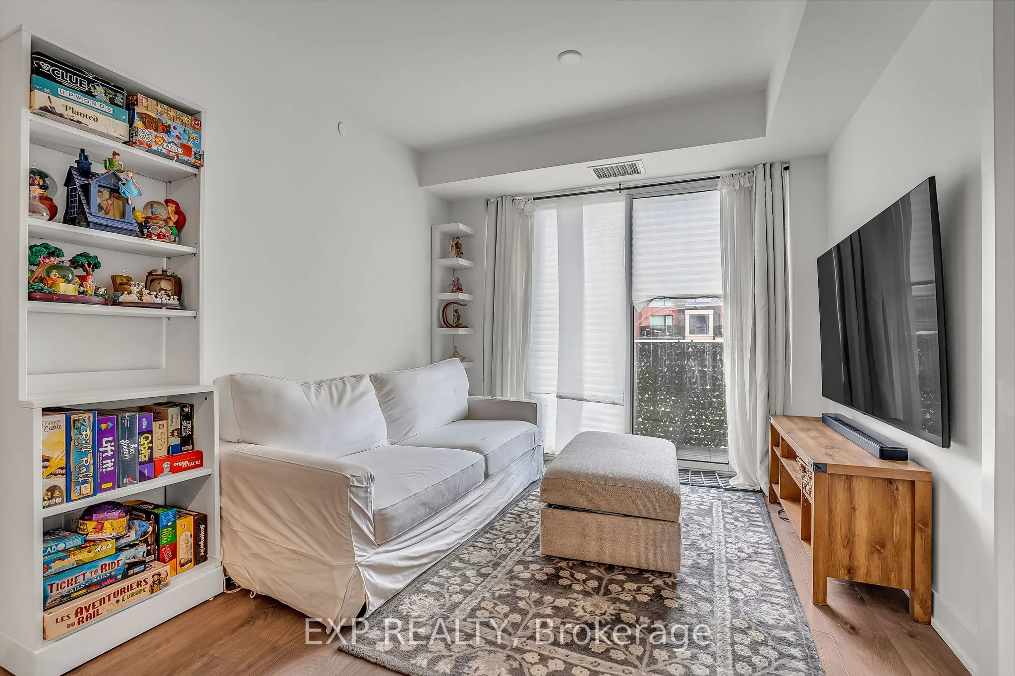 180 Veterans Drive, #207