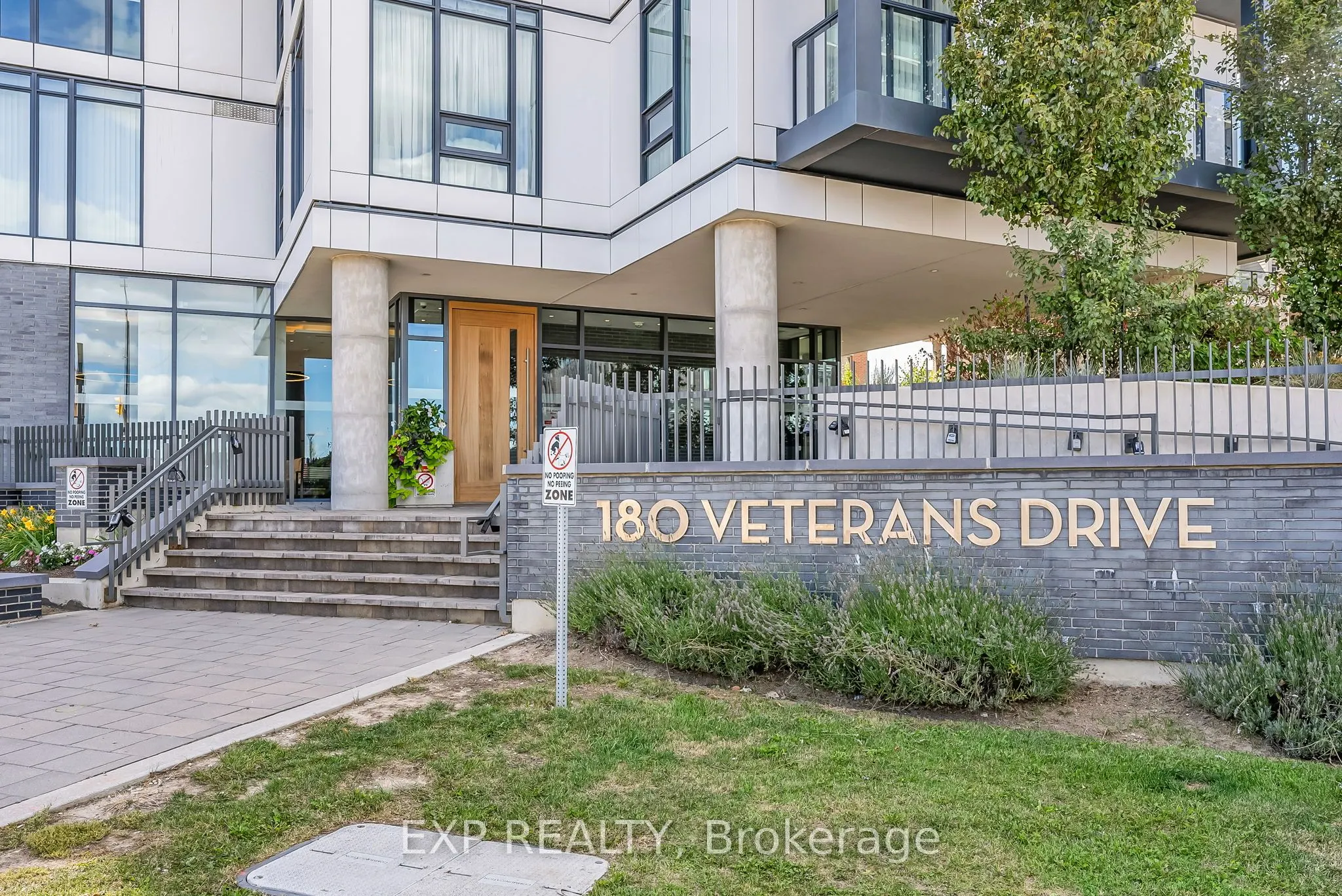 180 Veterans Drive, #207