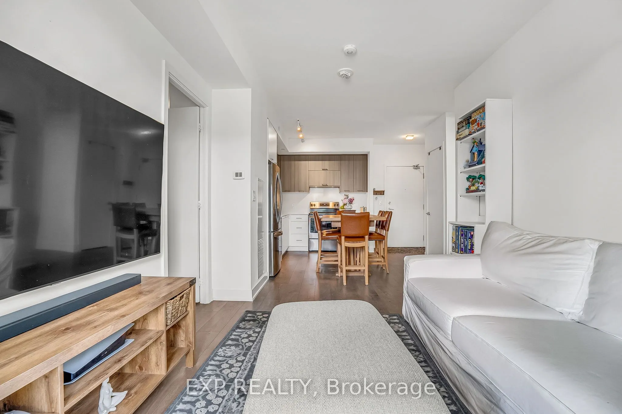 180 Veterans Drive, #207