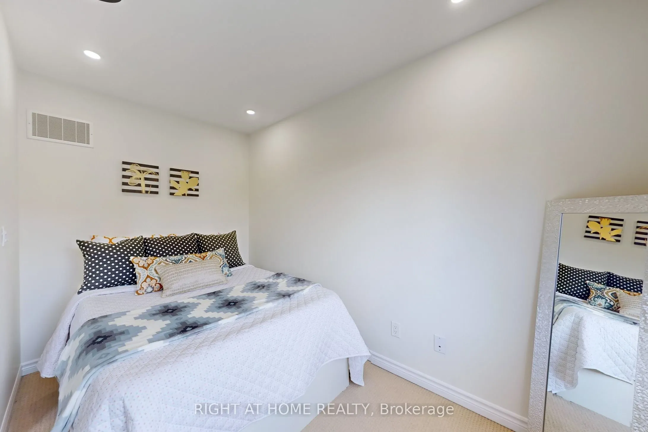 2359 Lepage Common