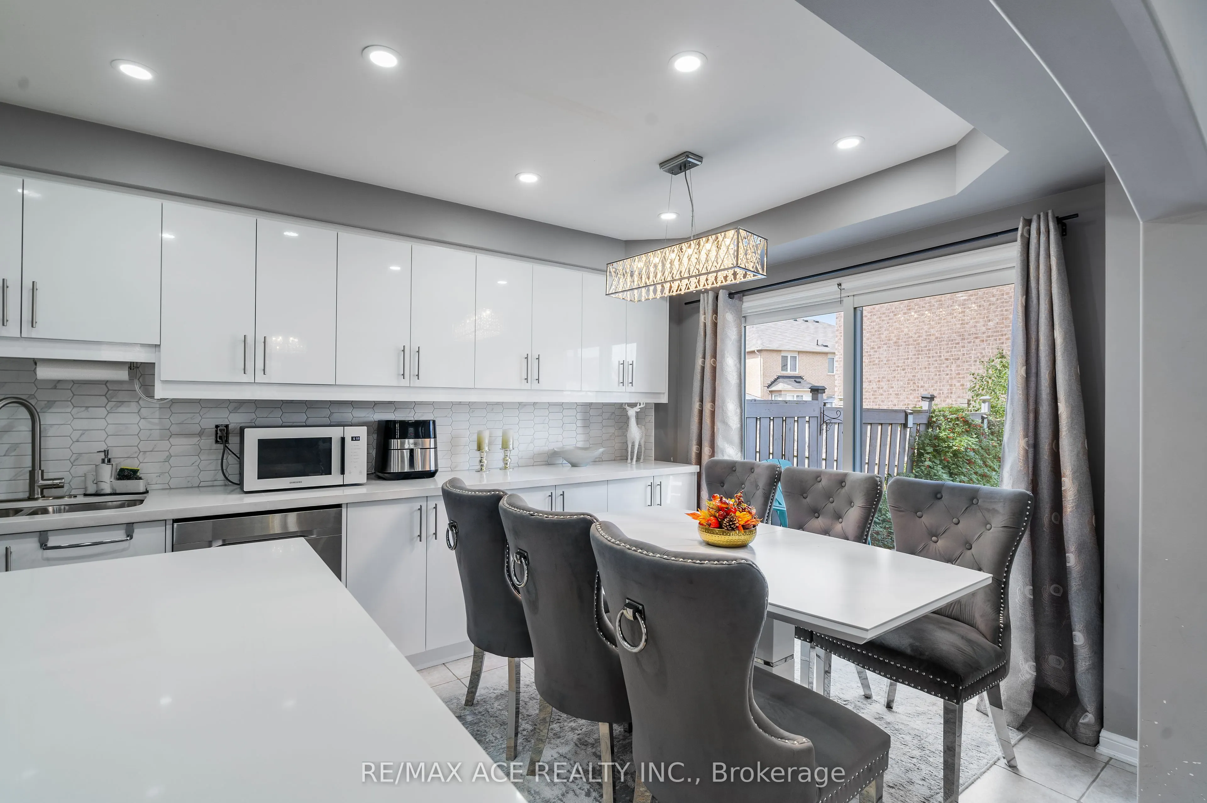 22 Apple Valley Way