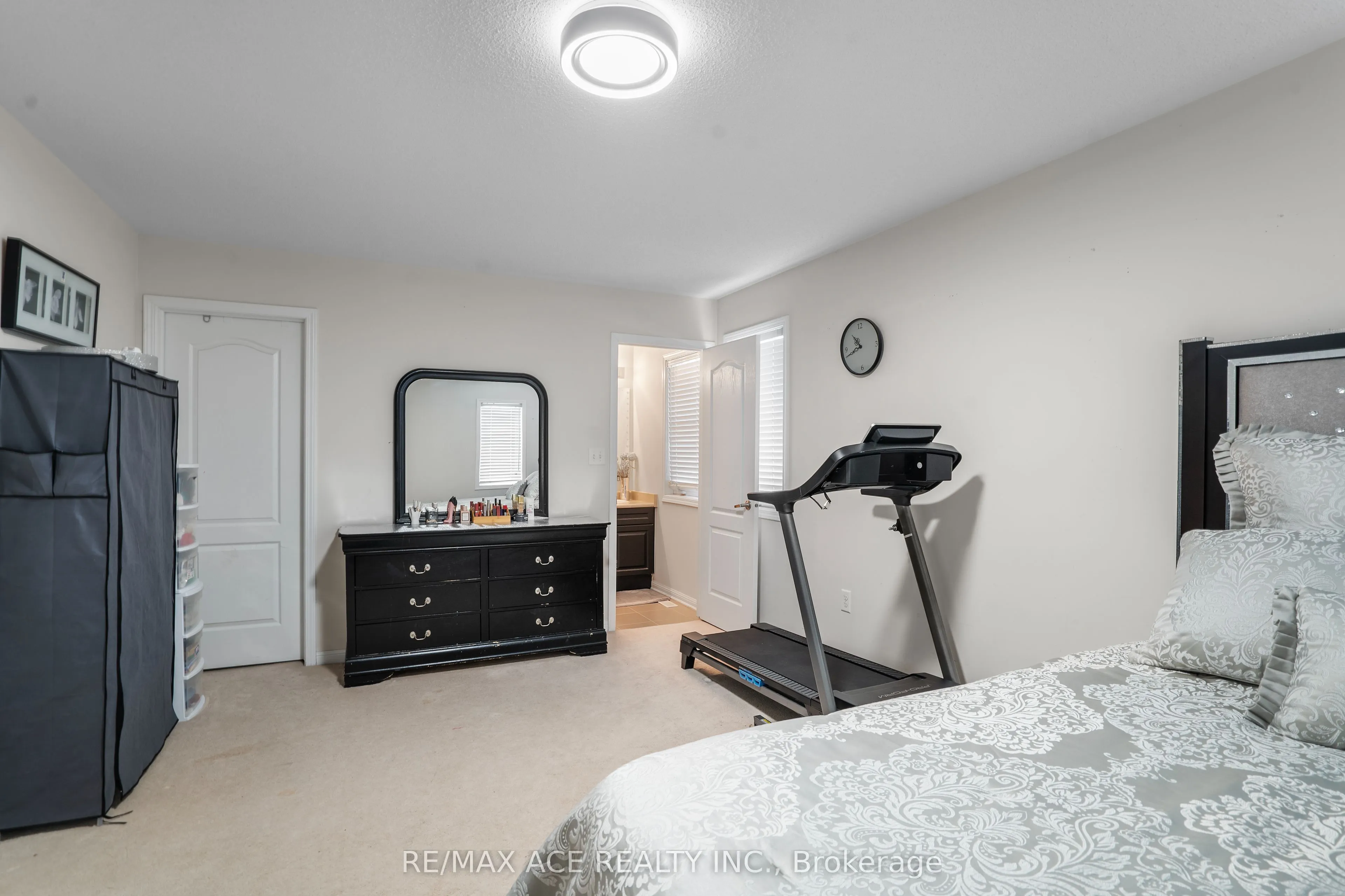 22 Apple Valley Way