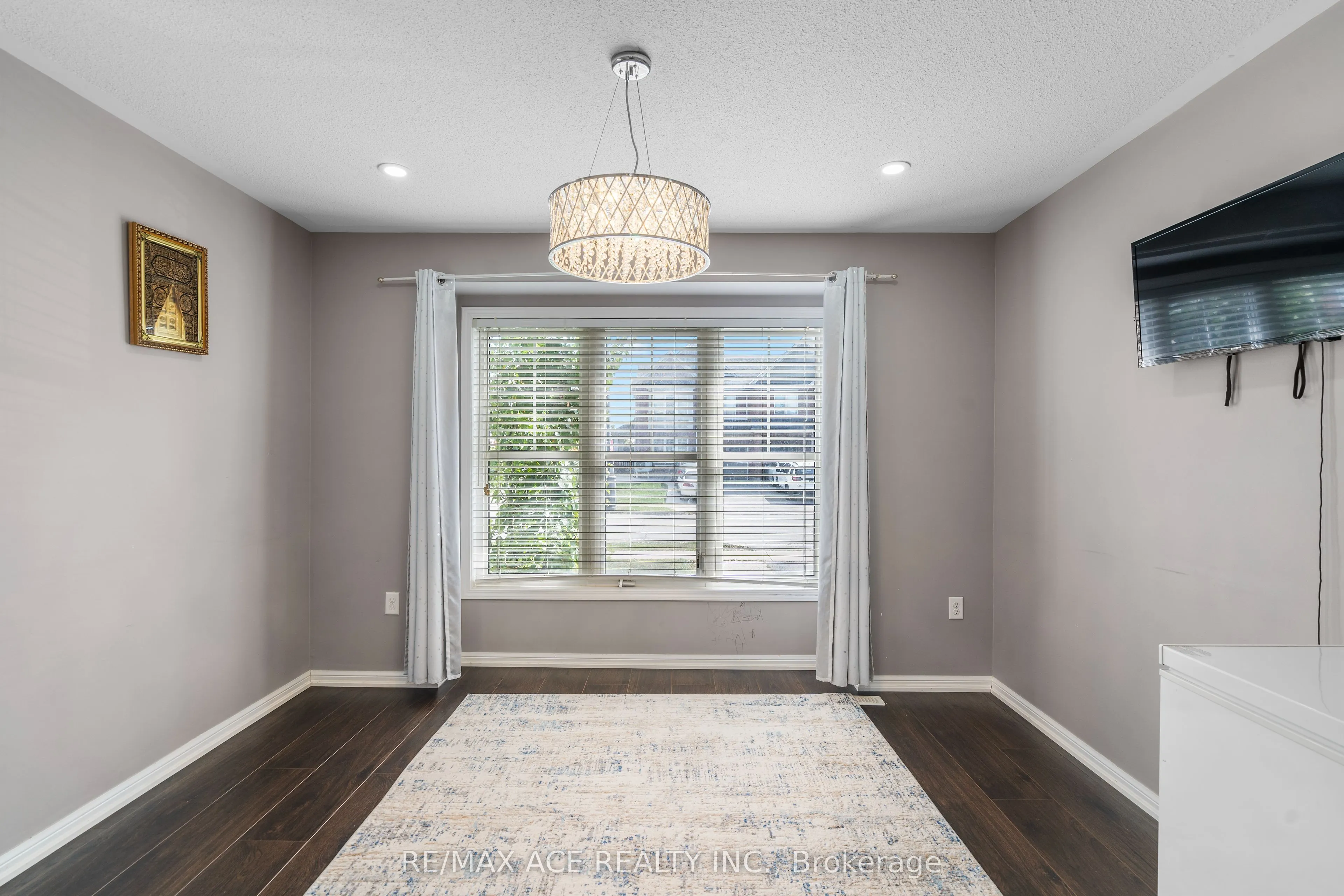 22 Apple Valley Way