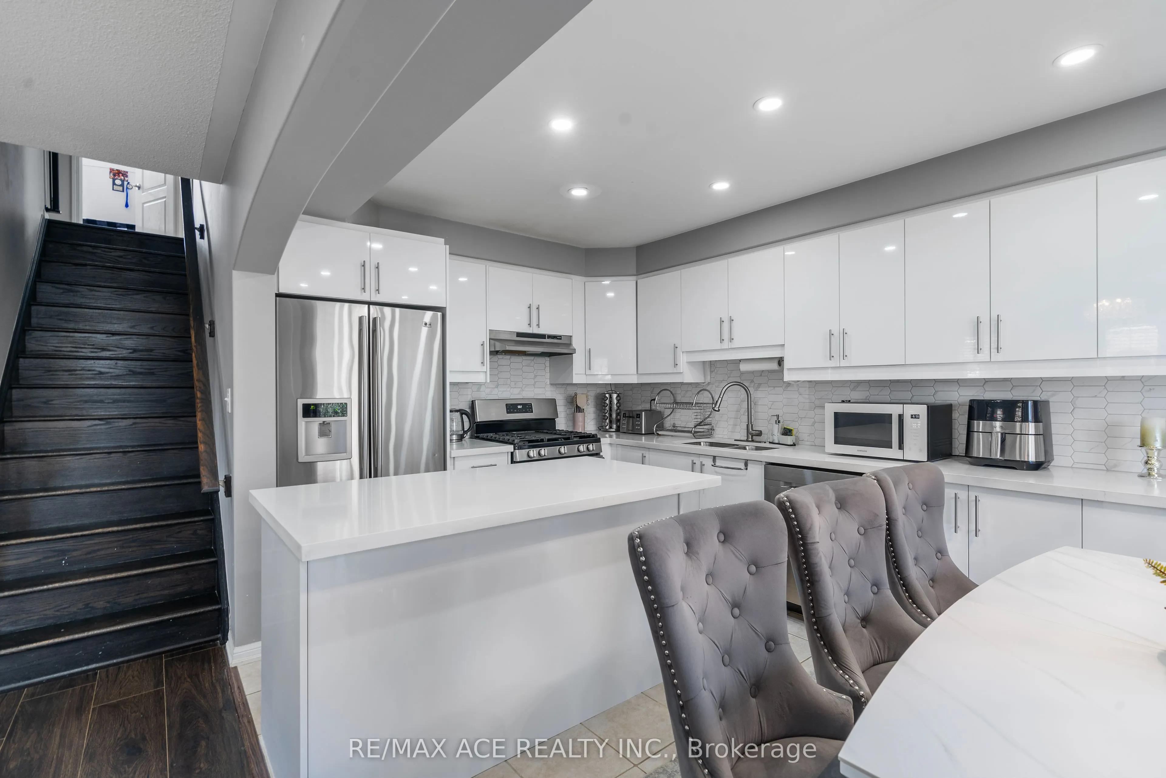 22 Apple Valley Way