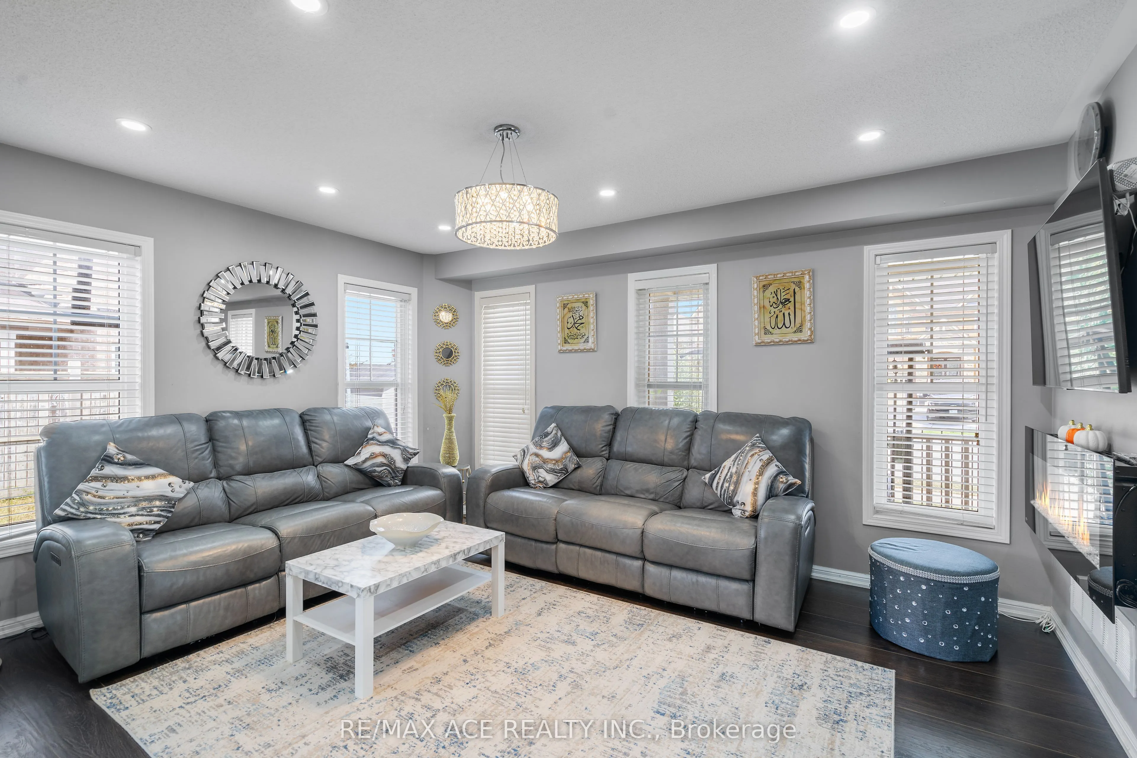 22 Apple Valley Way