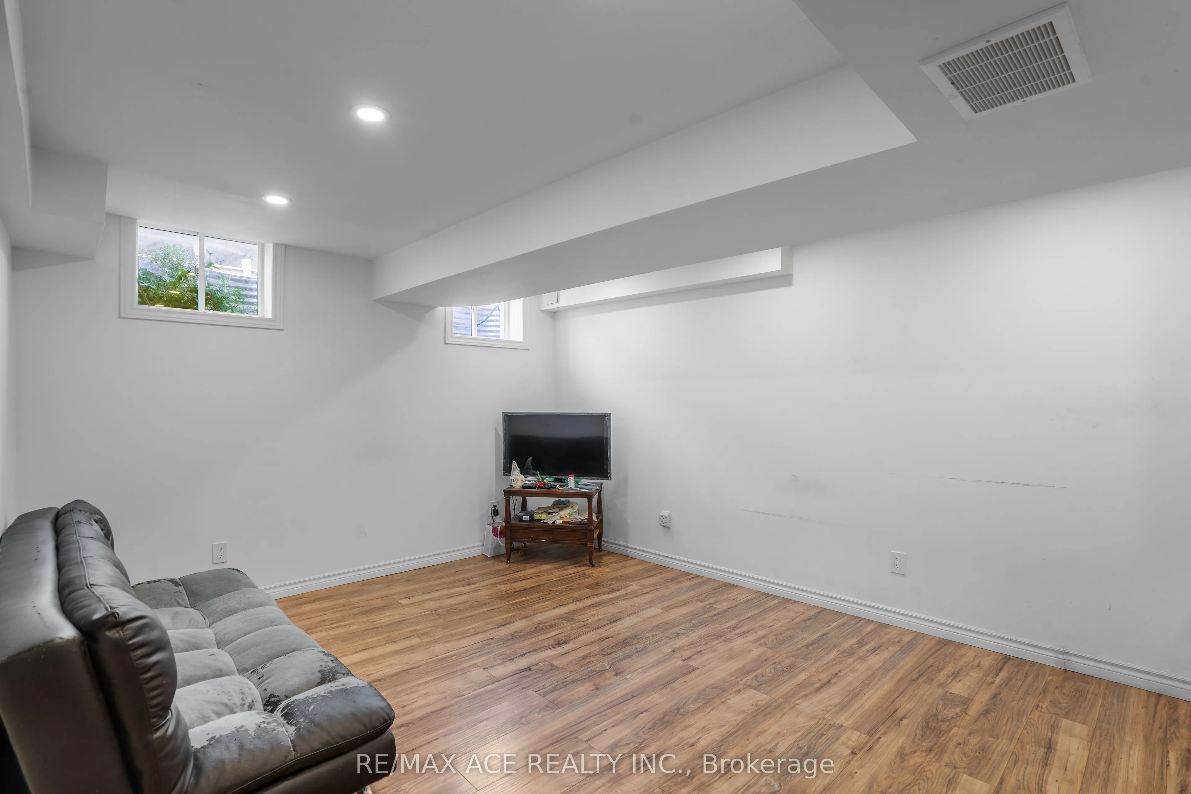 22 Apple Valley Way