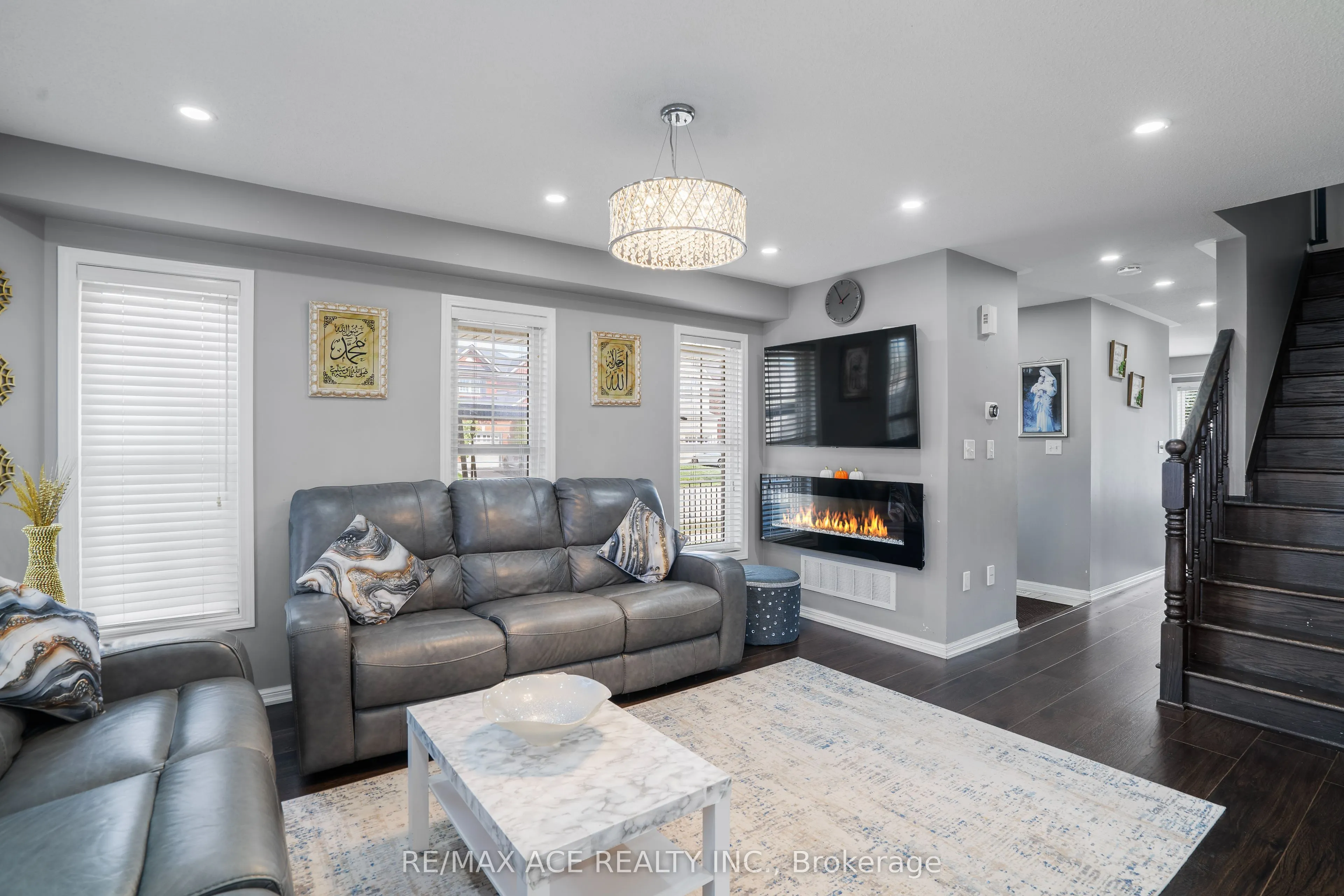 22 Apple Valley Way
