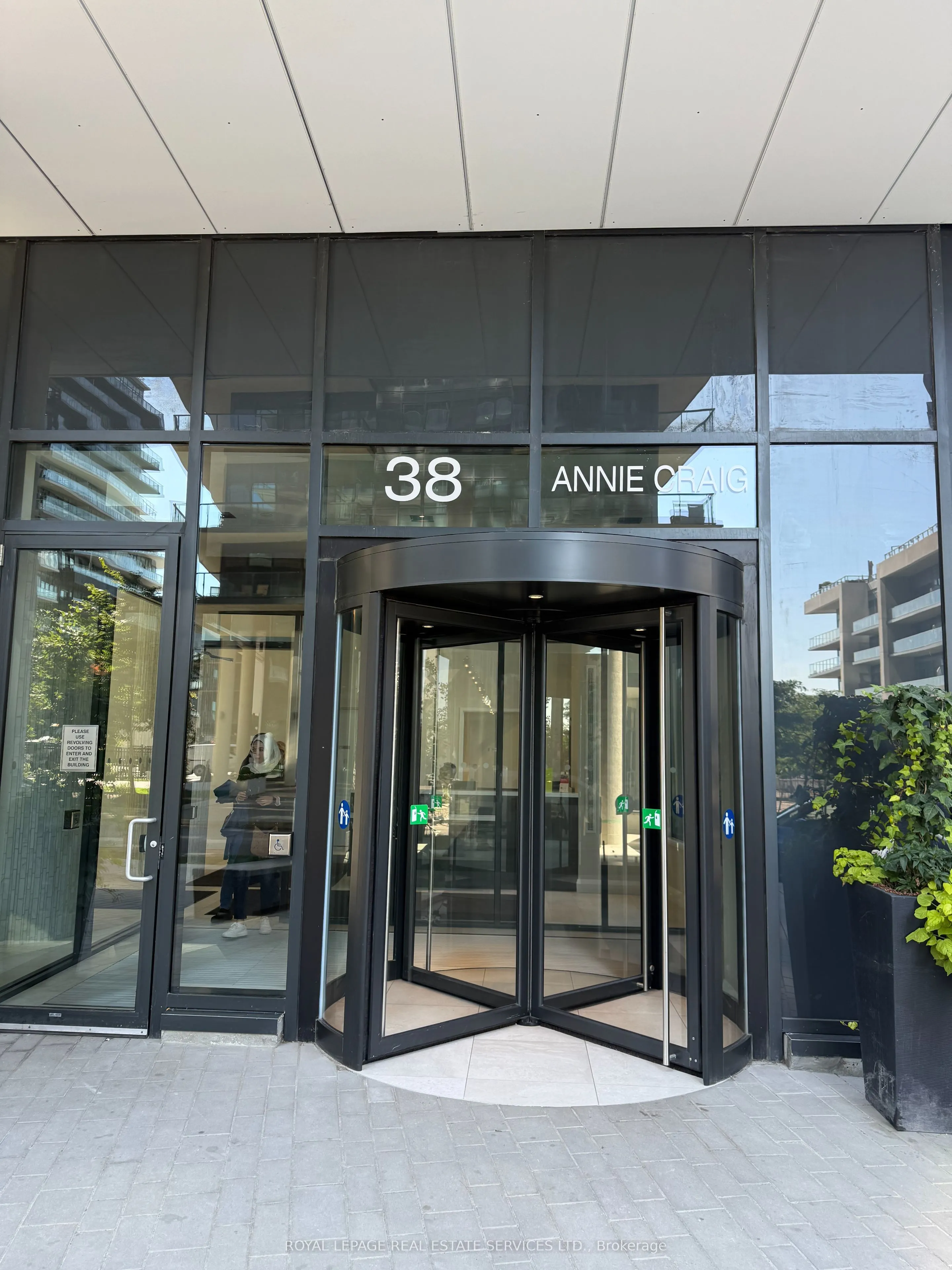 38 Annie Craig Drive, #2703