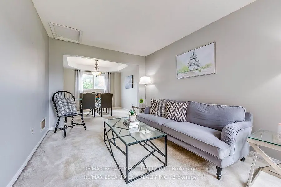 1157 Charminster Crescent