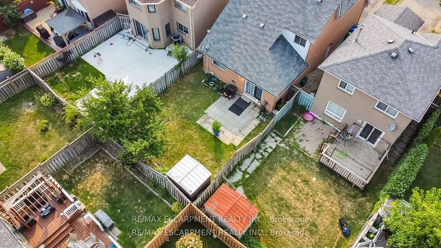 1157 Charminster Crescent