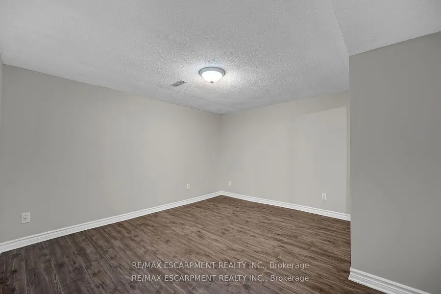 1157 Charminster Crescent