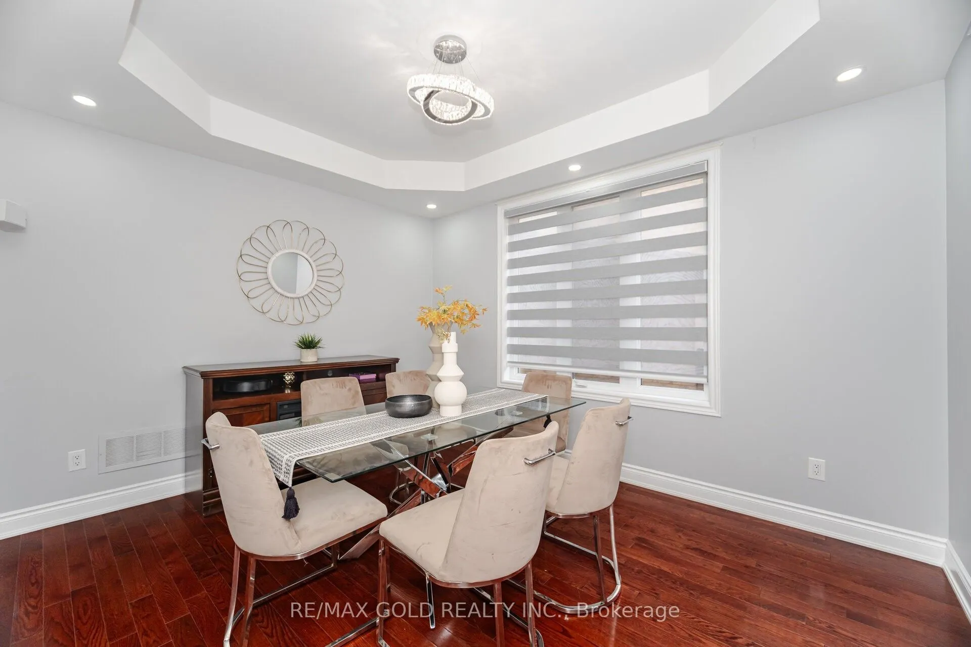 32 Eaglesprings Crescent