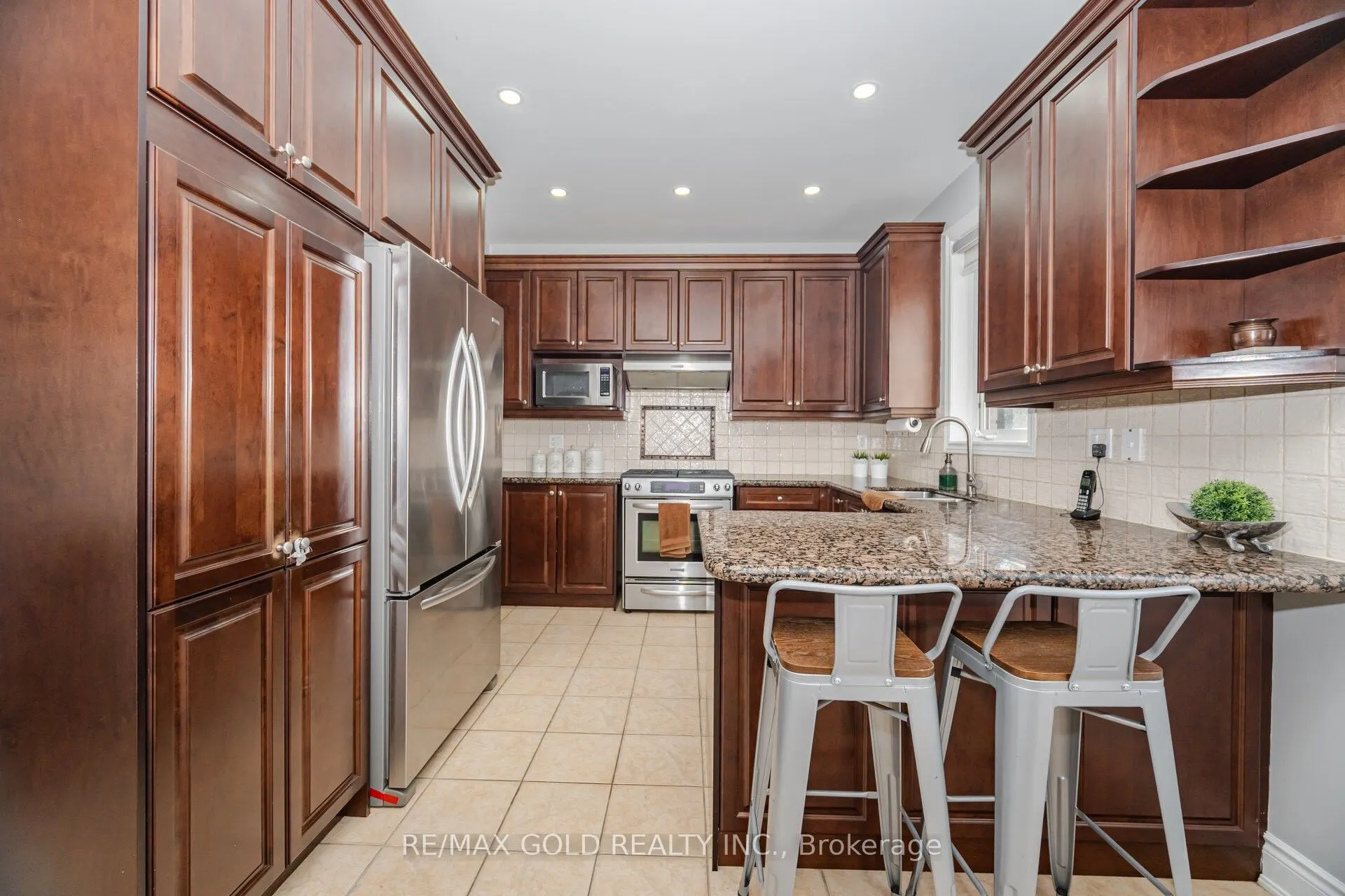 32 Eaglesprings Crescent