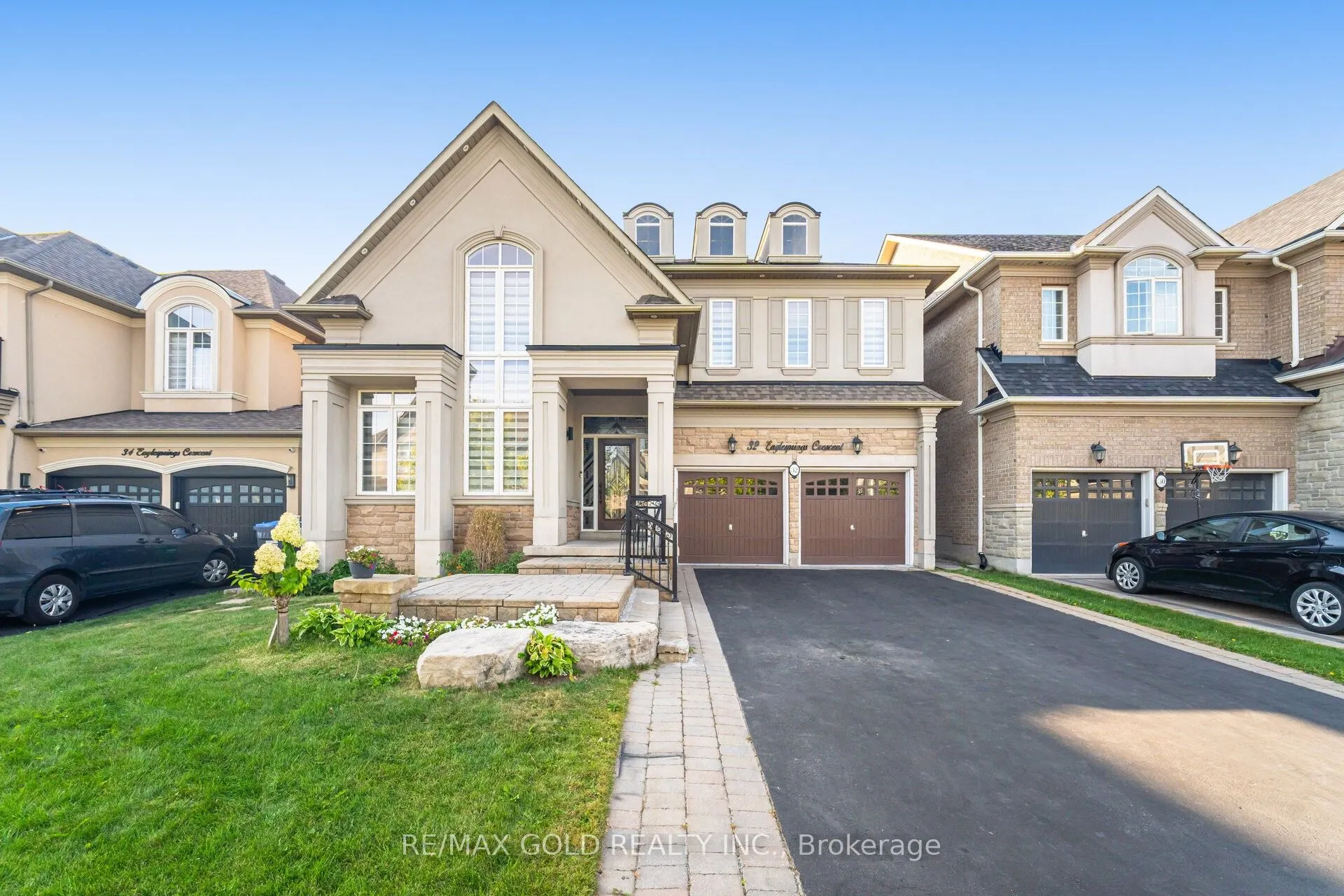 32 Eaglesprings Crescent