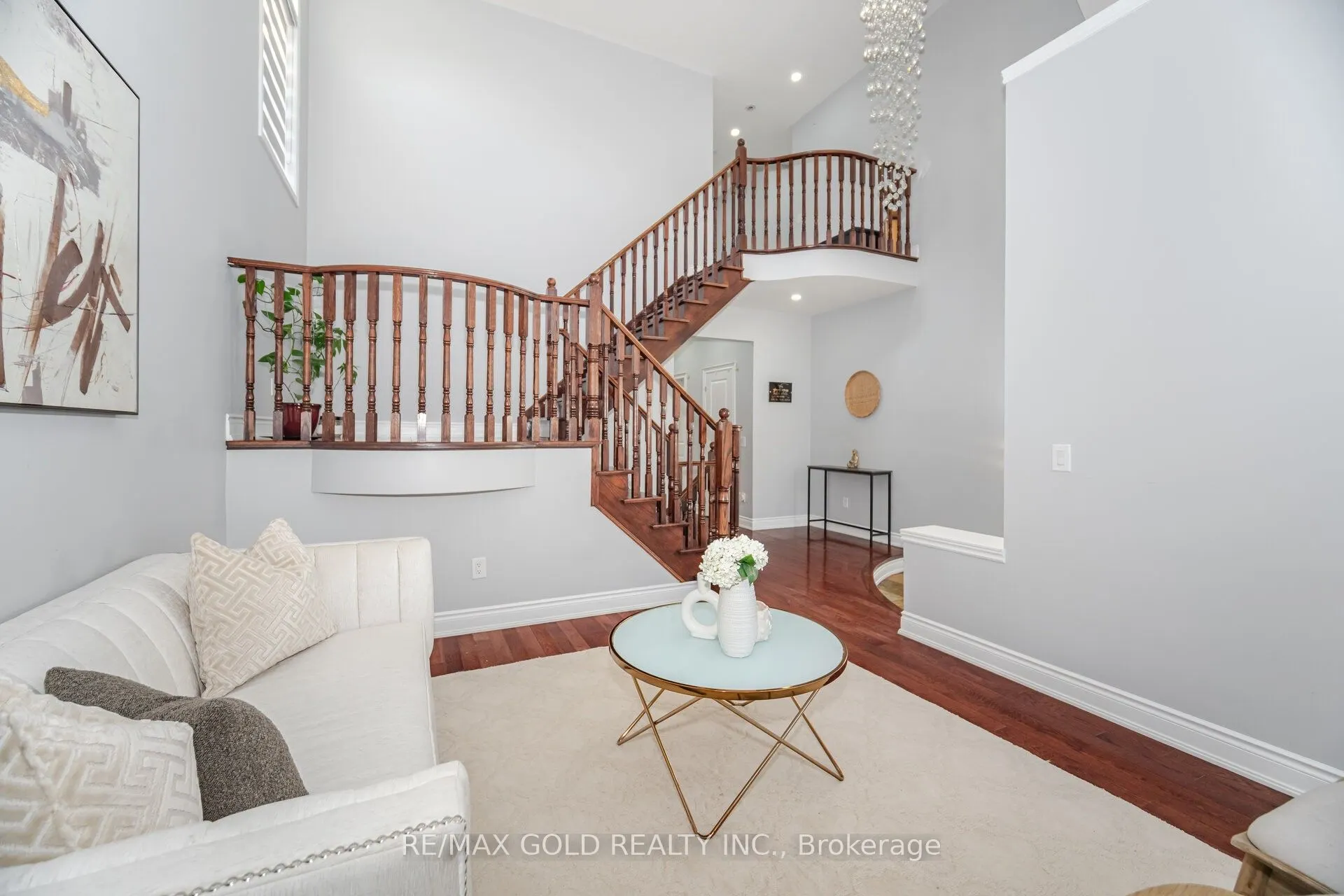32 Eaglesprings Crescent