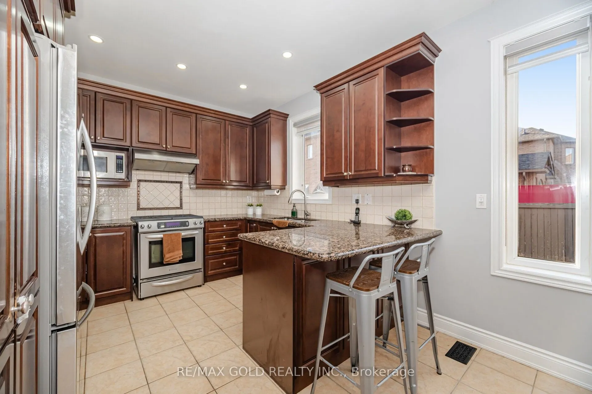 32 Eaglesprings Crescent