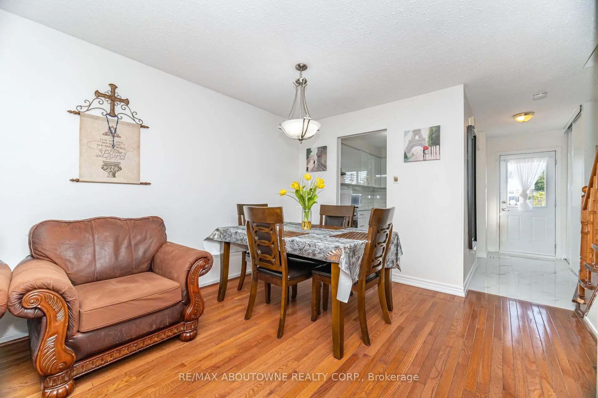 2779 Gananoque Drive, #106