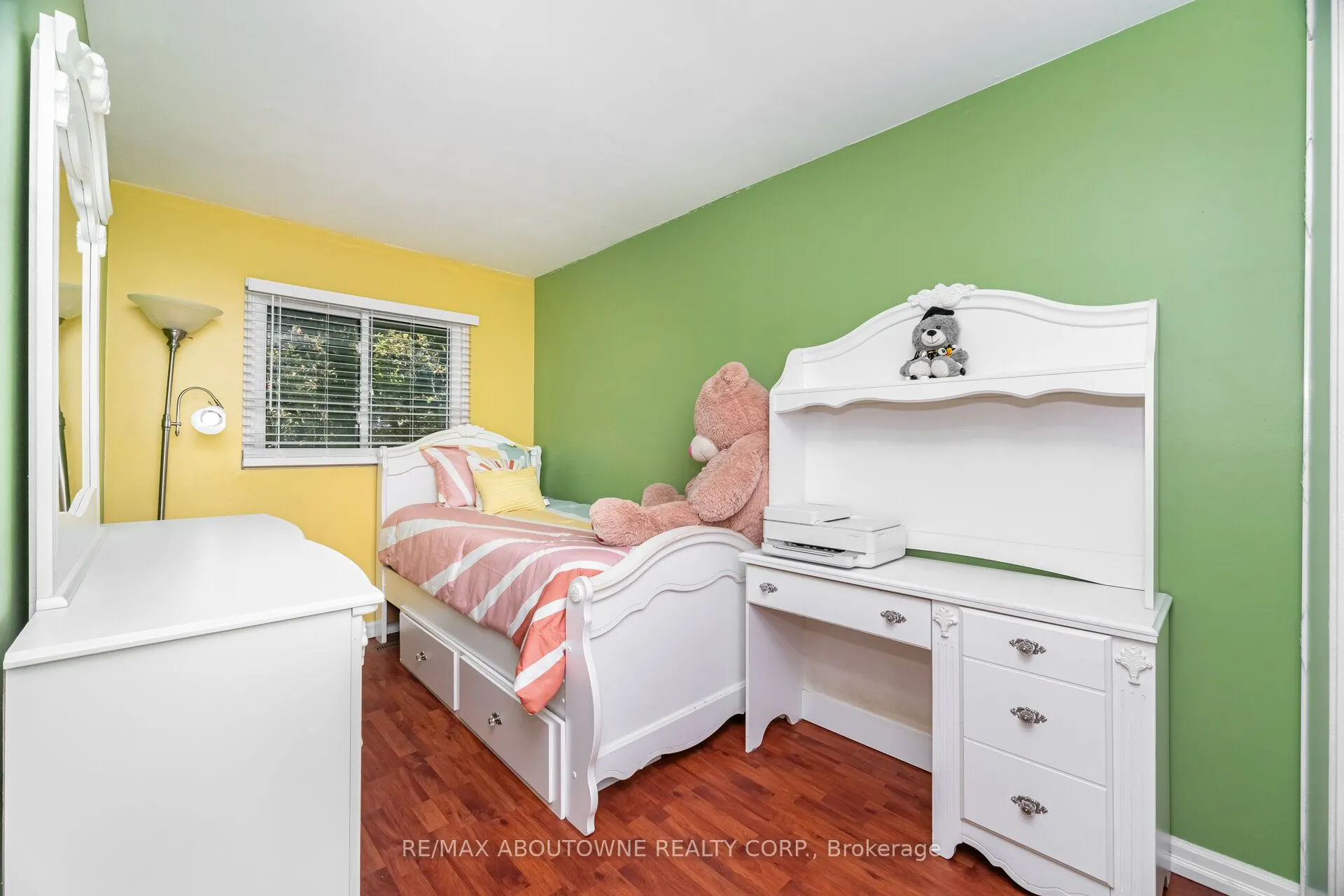 2779 Gananoque Drive, #106