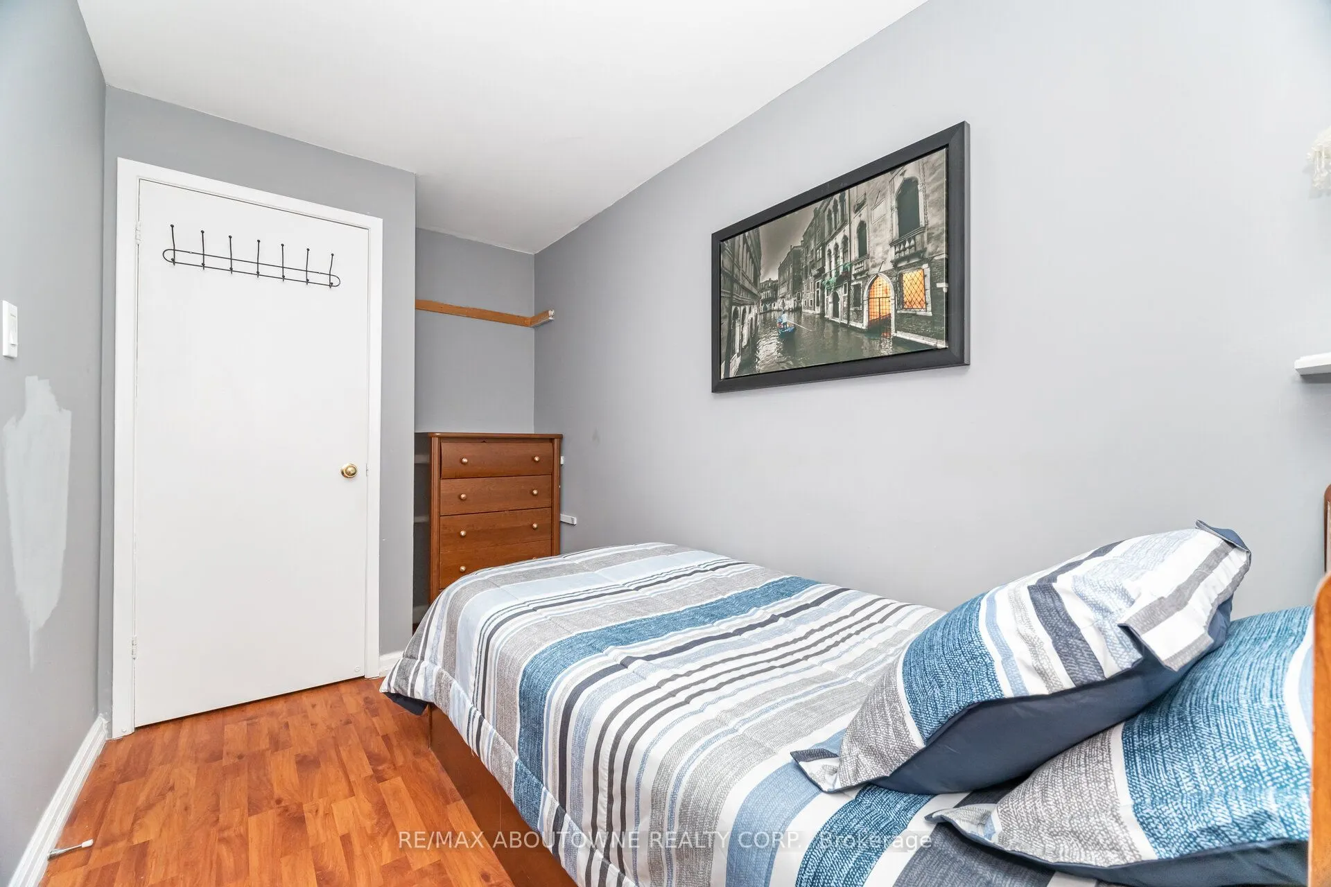 2779 Gananoque Drive, #106