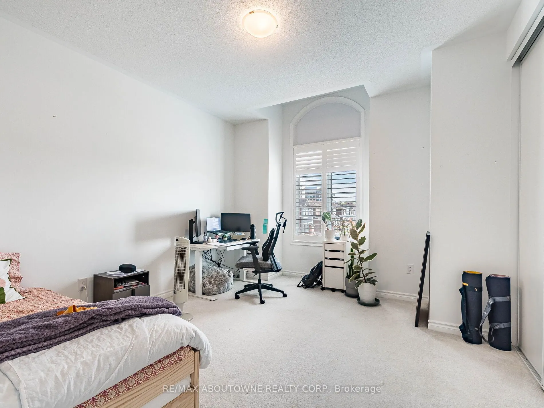 664 Aspen Terrace