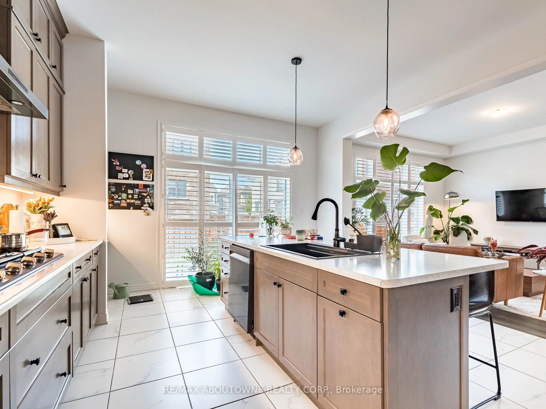 664 Aspen Terrace
