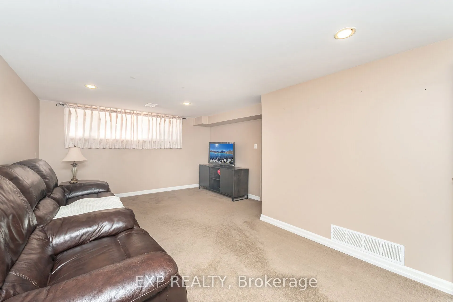 35 Clairton Crescent