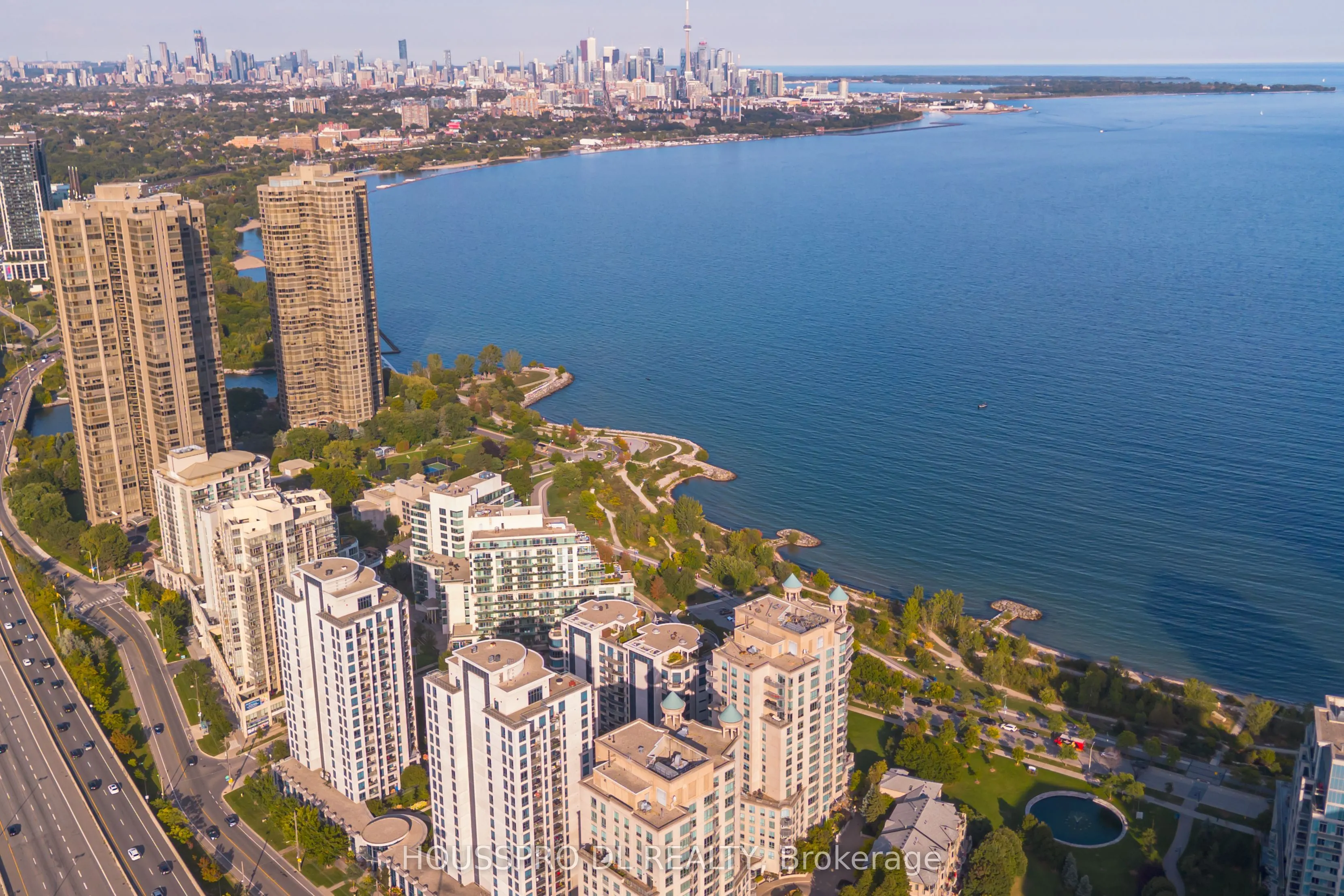 2095 Lake Shore Boulevard W, #220