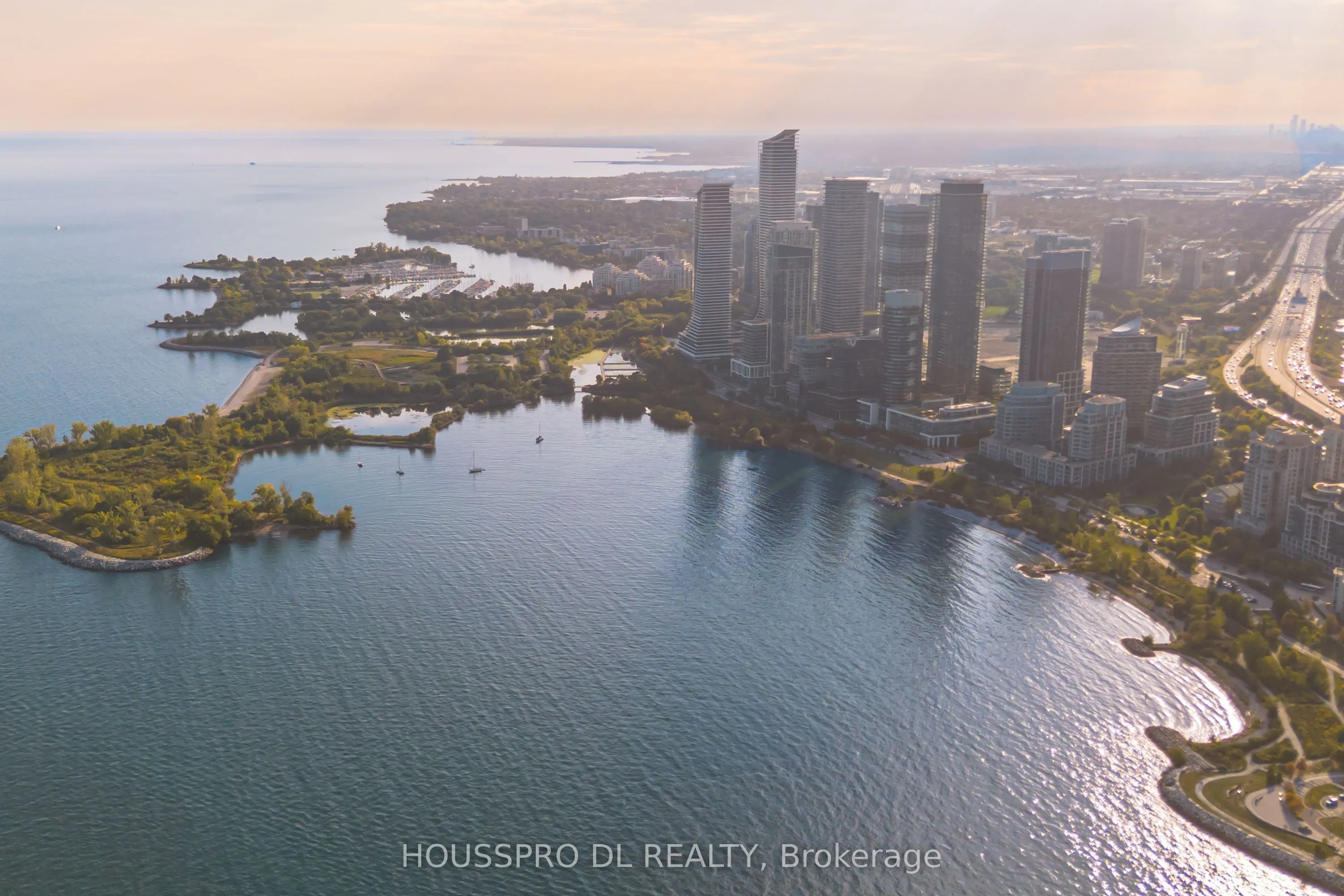 2095 Lake Shore Boulevard W, #220