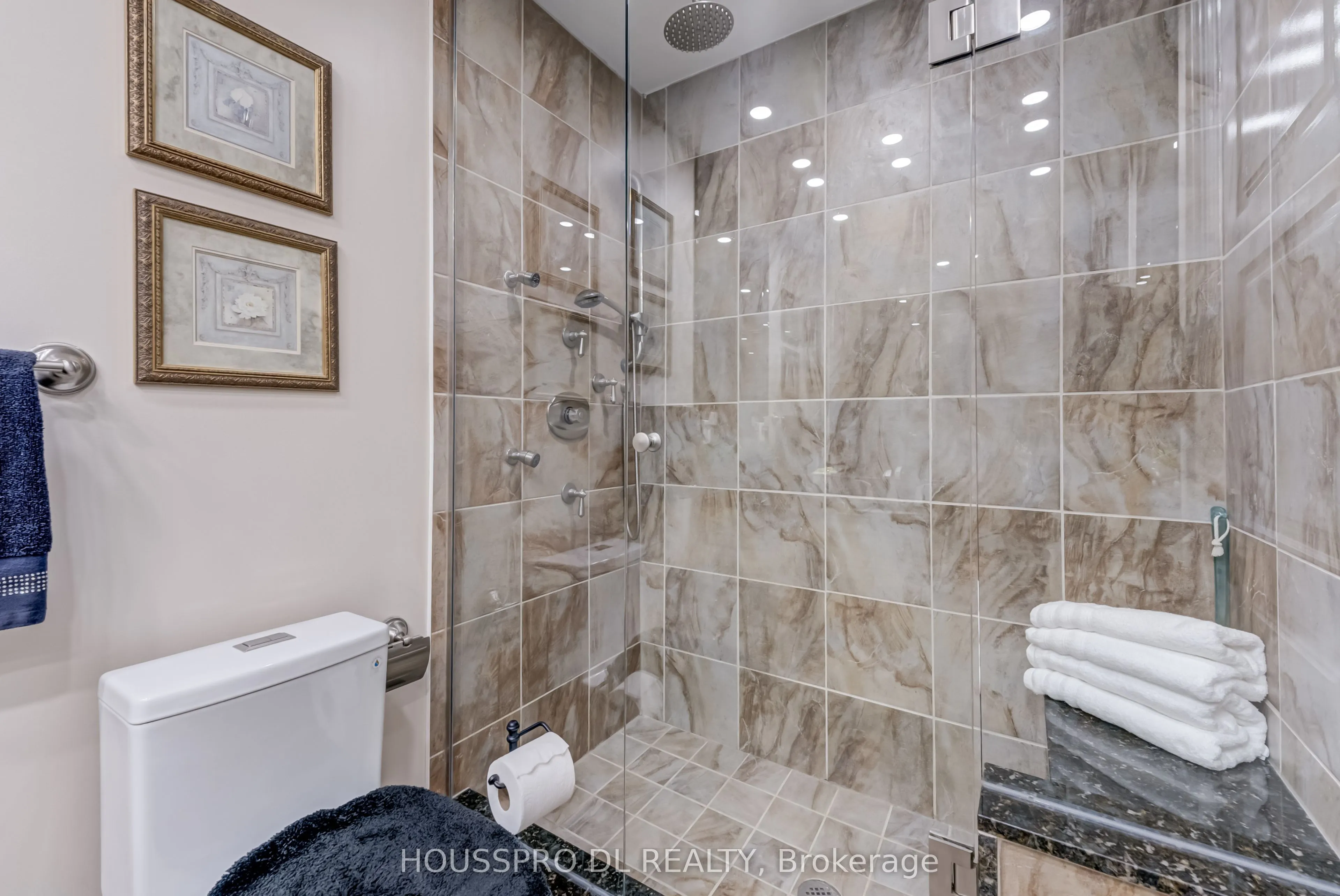 2095 Lake Shore Boulevard W, #220