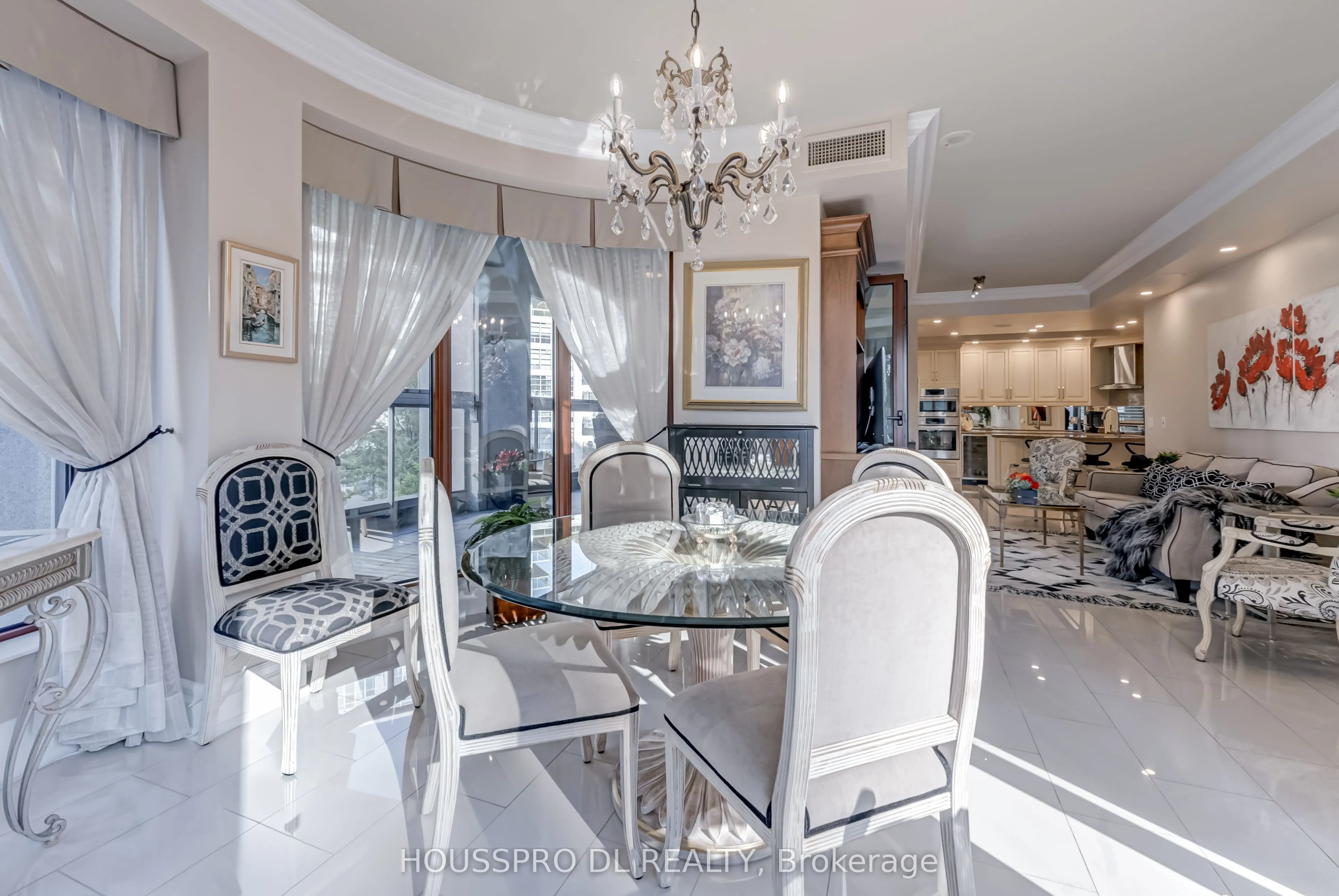 2095 Lake Shore Boulevard W, #220