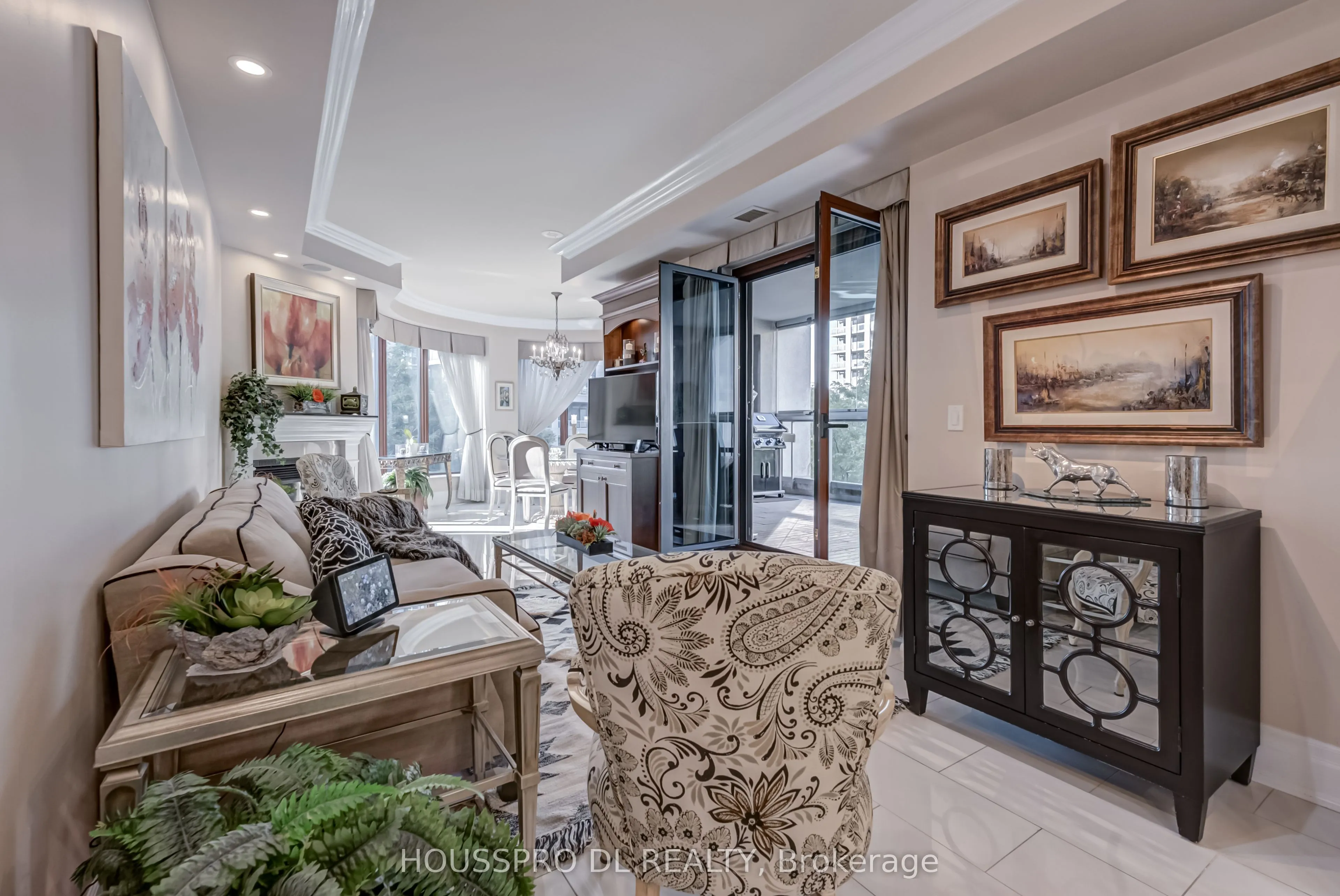 2095 Lake Shore Boulevard W, #220